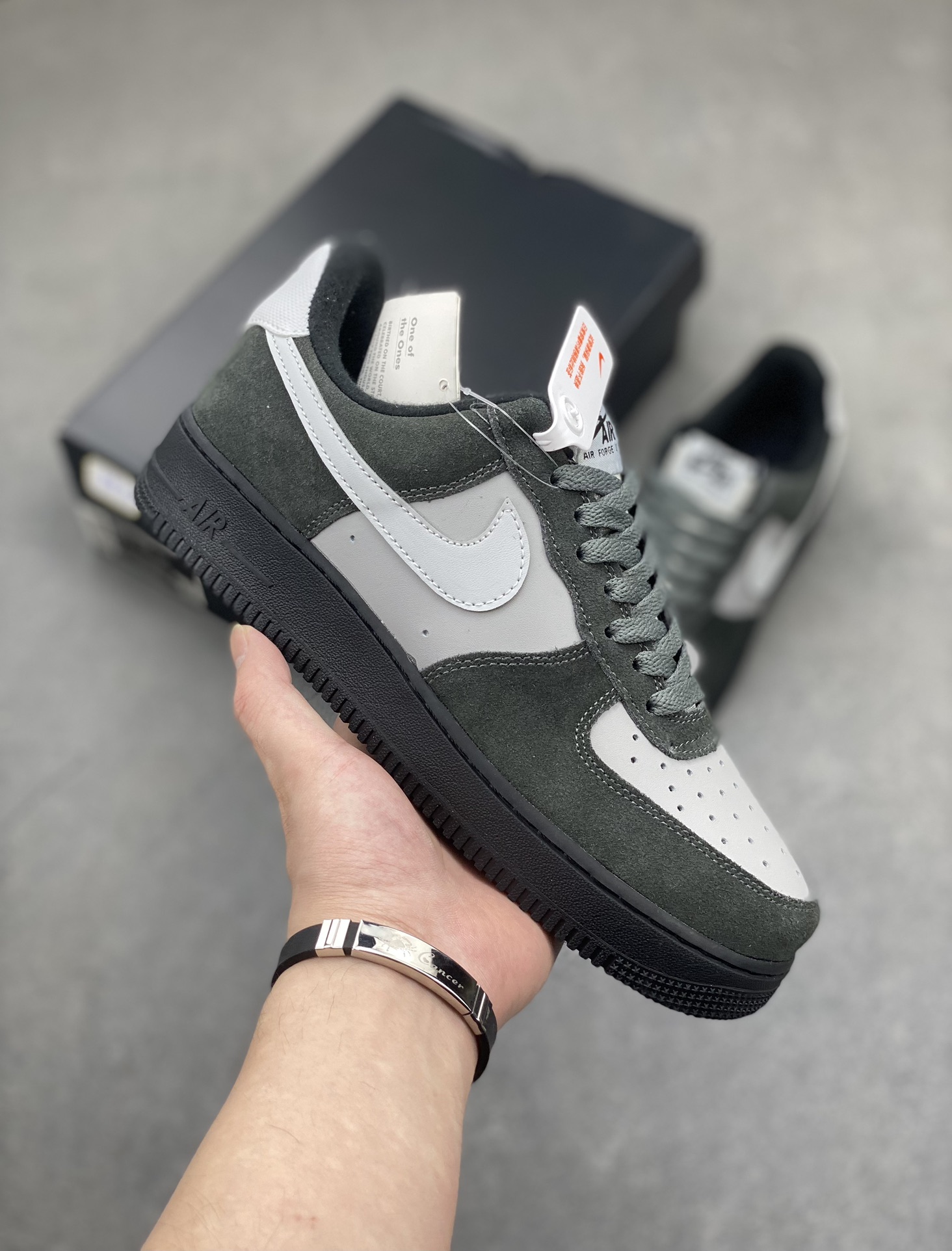 Nike Air Force 1 '07 Low-Top Sneakers - Versatile & Comfortable 2 i1716324320 8475 2