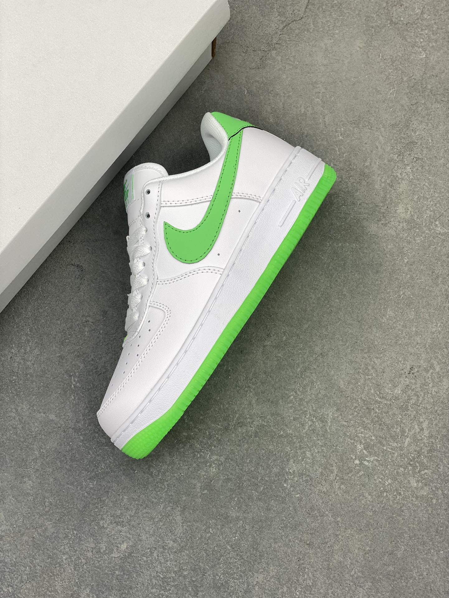 Nike Air Force 1 '07 Low White/Green Casual Sneakers HF4864-094 8 i1716324431 1635 0