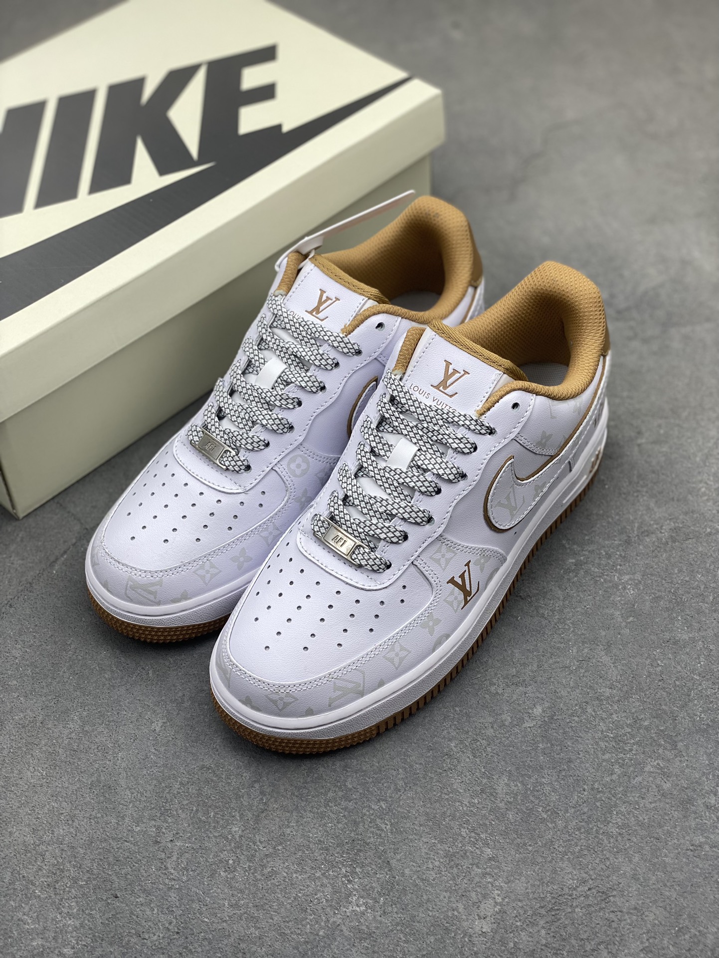 Nike Air Force 1 '07 Low Louis Vuitton Collab Sneakers - Khaki/Night Elf 9 i1716493093 7211 0