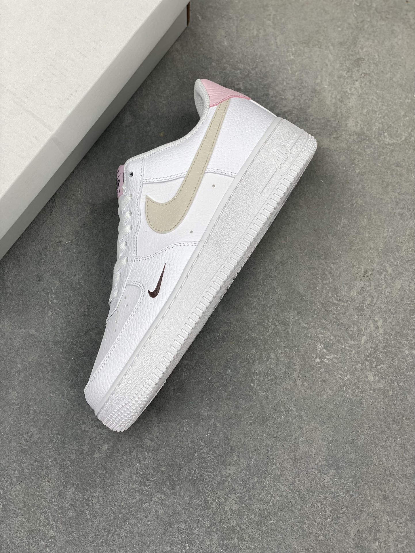 Nike Air Force 1 '07 Low White/Pink Casual Sneakers HF9992-100 8 i1716493220 2833 0