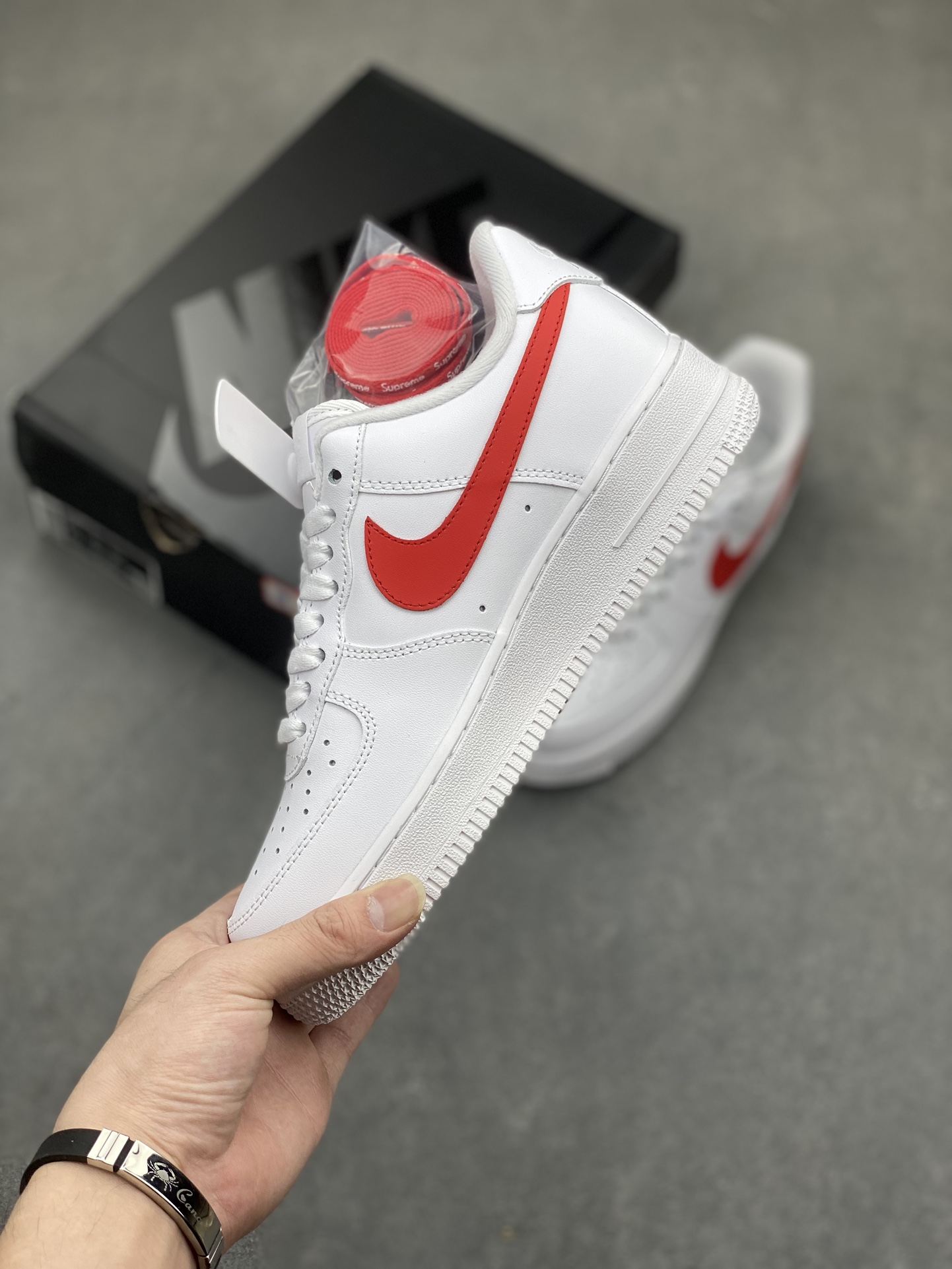 Supreme x Nike Air Force 1 Low 'White/Red' China Exclusive CU9225-101 4 i1716580231 2887 0