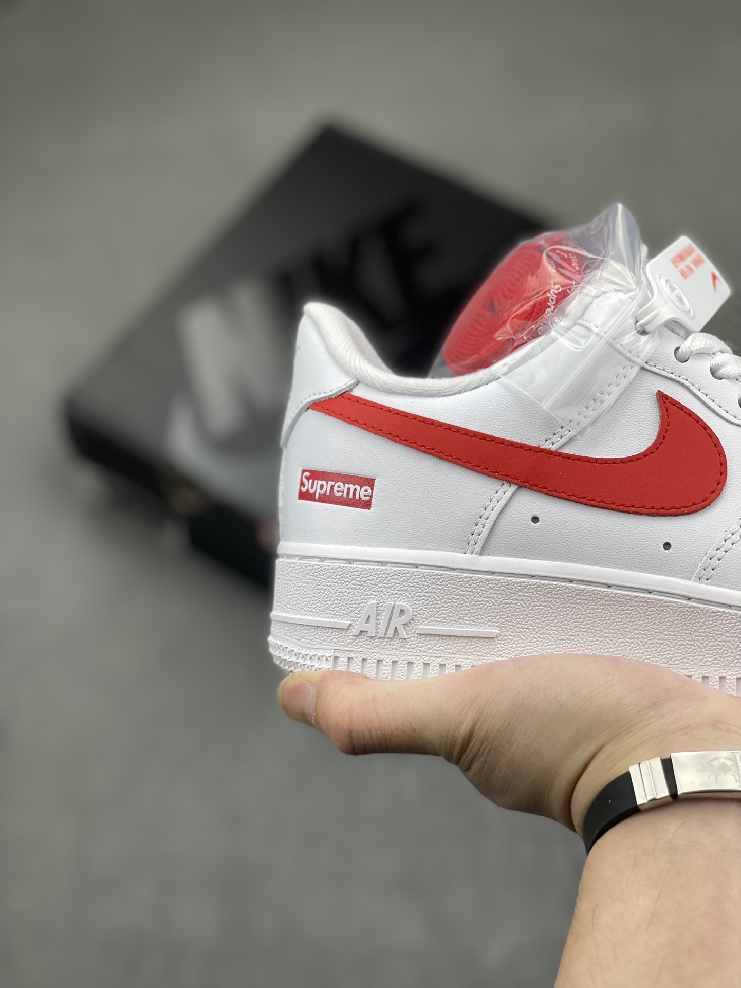 Supreme x Nike Air Force 1 Low 'White/Red' China Exclusive CU9225-101 6 i1716580231 6672 0