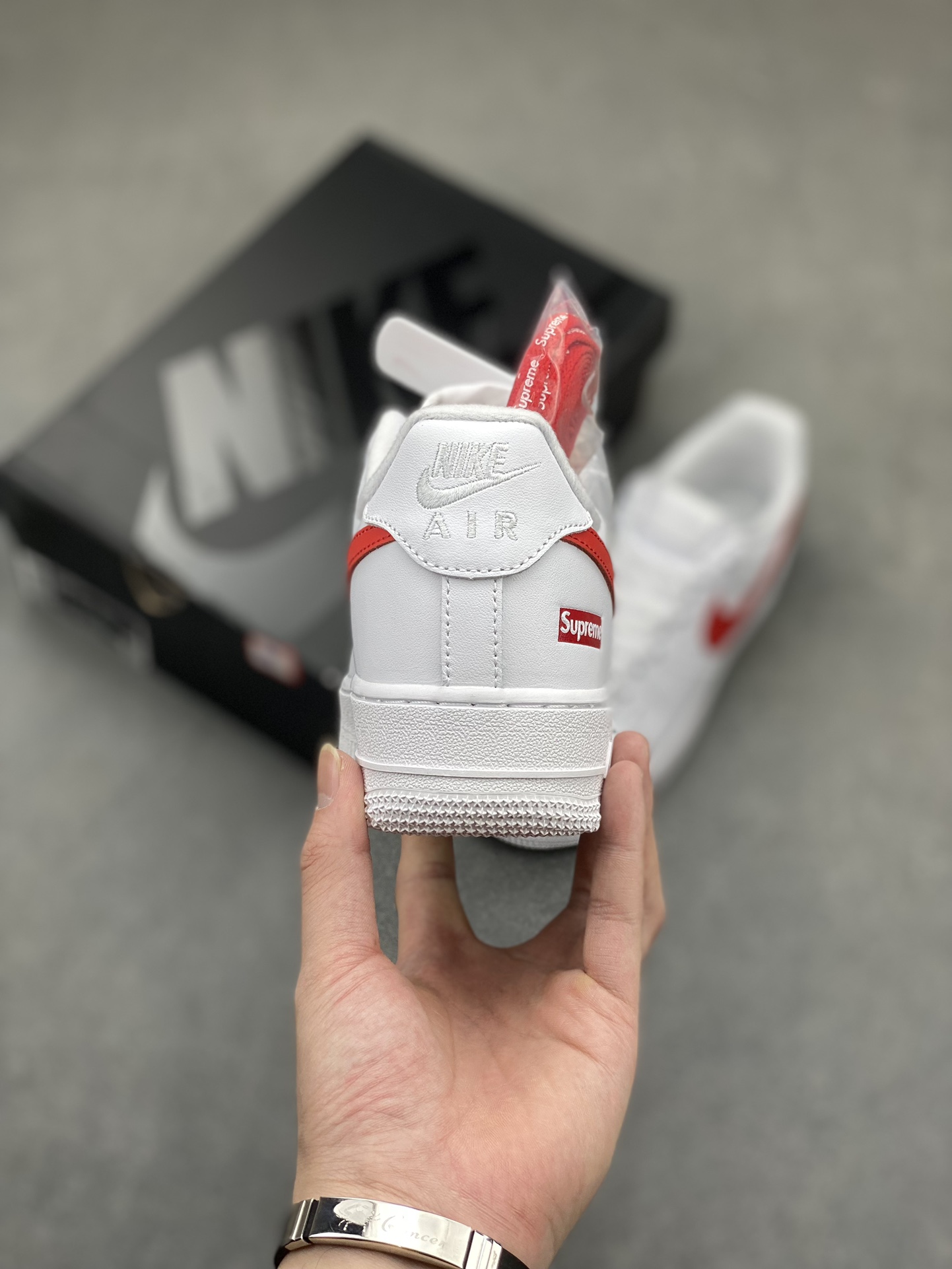 Supreme x Nike Air Force 1 Low 'White/Red' China Exclusive CU9225-101 5 i1716580231 975 0