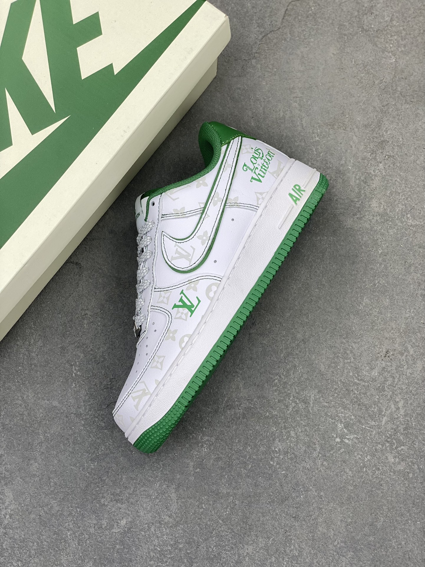 Nike Air Force 1 '07 Low Louis Vuitton Collab Green Sneakers 8 i1716580339 8818 0