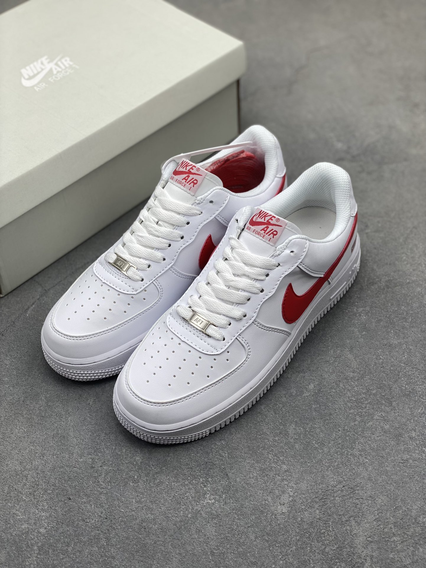 Supreme x Nike Air Force 1 '07 Low White/Red - Limited Edition Sneakers 9 i1716580535 2669 4