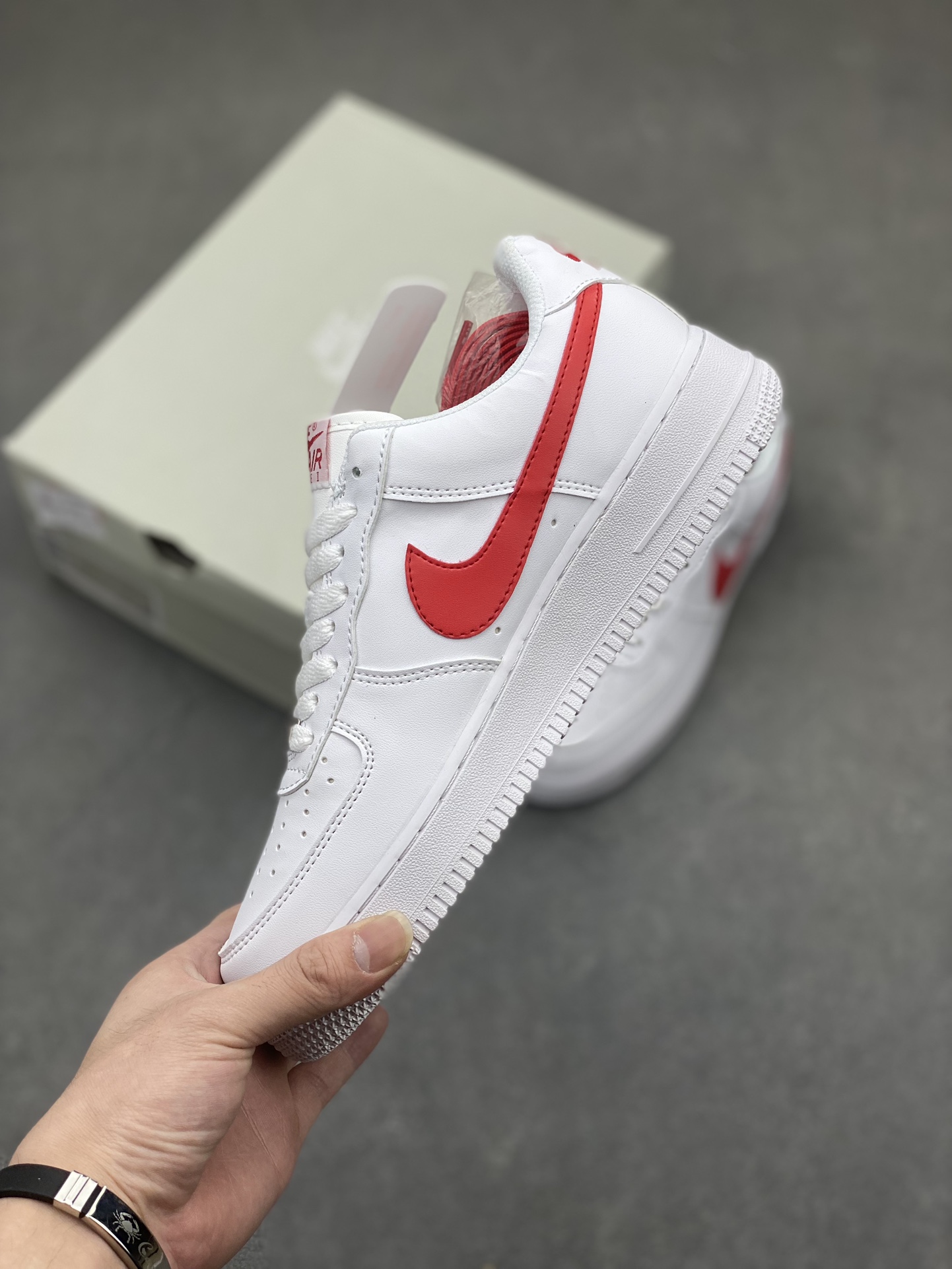 Supreme x Nike Air Force 1 '07 Low White/Red - Limited Edition Sneakers 4 i1716580535 3736 2