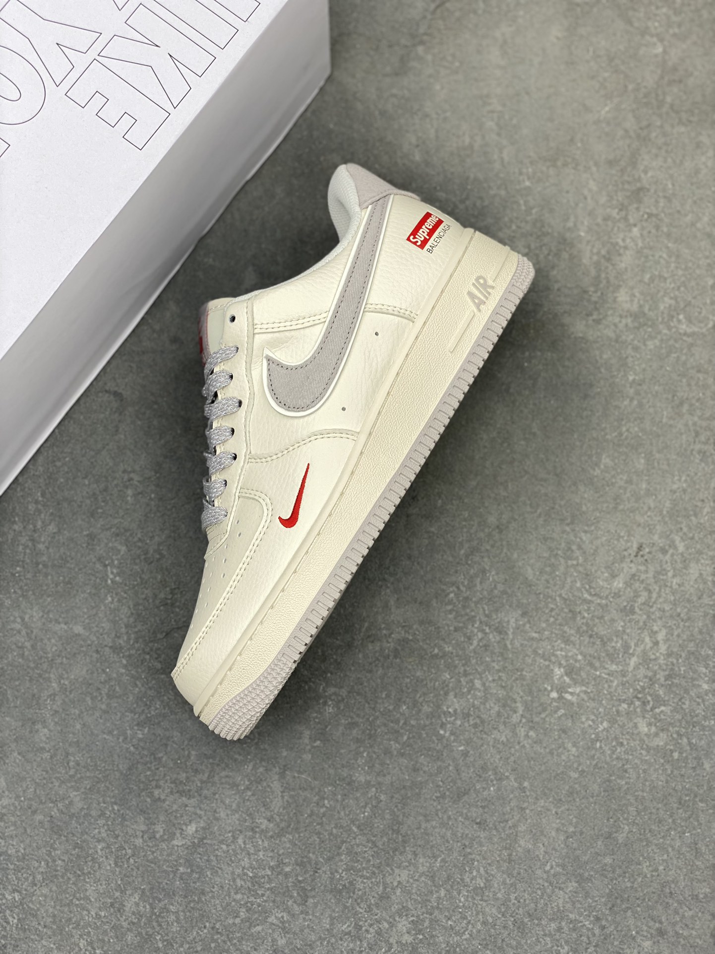 Nike Air Force 1 Low Top Sneakers - Style & Comfort for Everyday Wear 8 i1716833421 6749 4