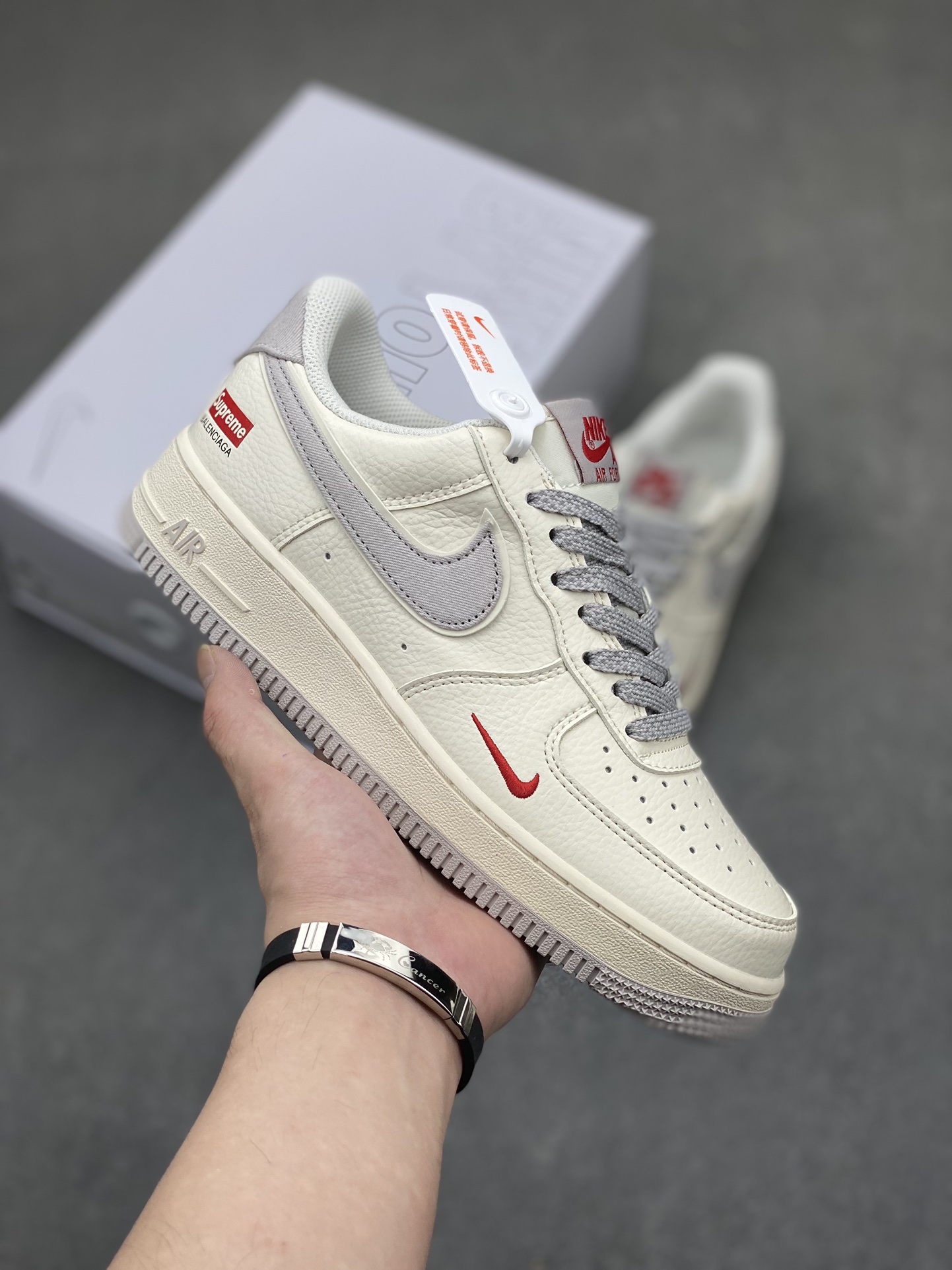 Nike Air Force 1 Low Top Sneakers - Style & Comfort for Everyday Wear 2 i1716833421 8238 6