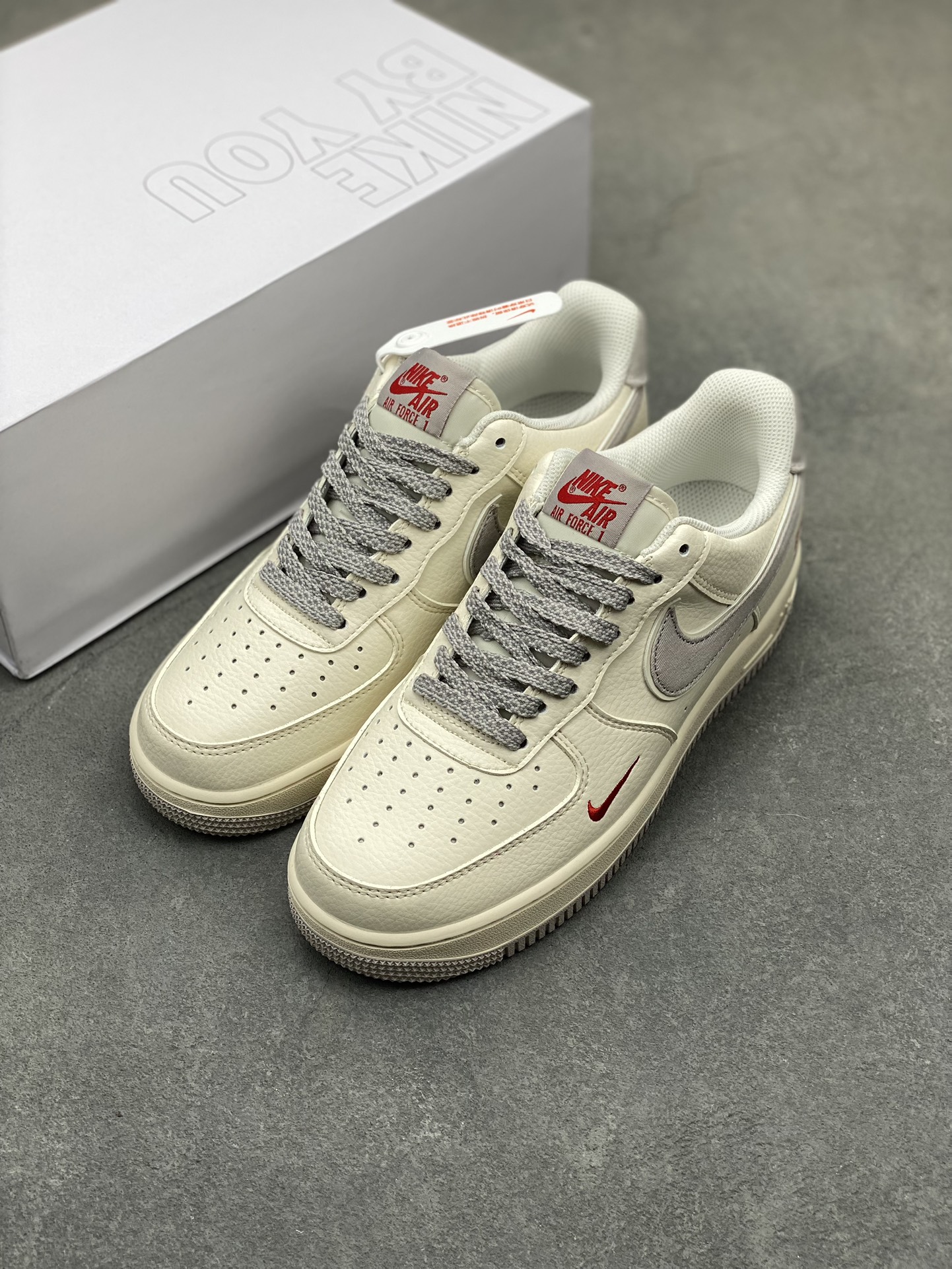 Nike Air Force 1 Low Top Sneakers - Style & Comfort for Everyday Wear 9 i1716833436 467 0