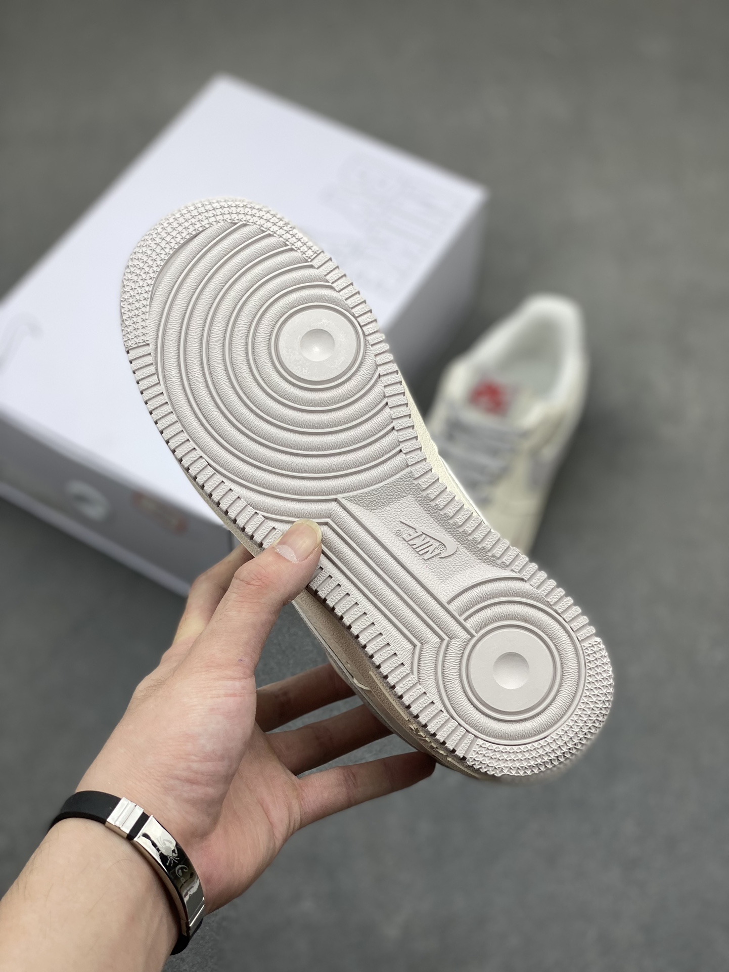 Nike Air Force 1 Low Top Sneakers - Style & Comfort for Everyday Wear 7 i1716833436 6384 0