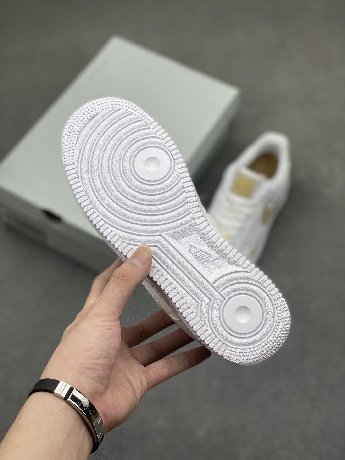 Nike Air Force 1 Low White/Gold Athletic Shoes - Premium Quality & Comfort 7 i1716834159 8707 0