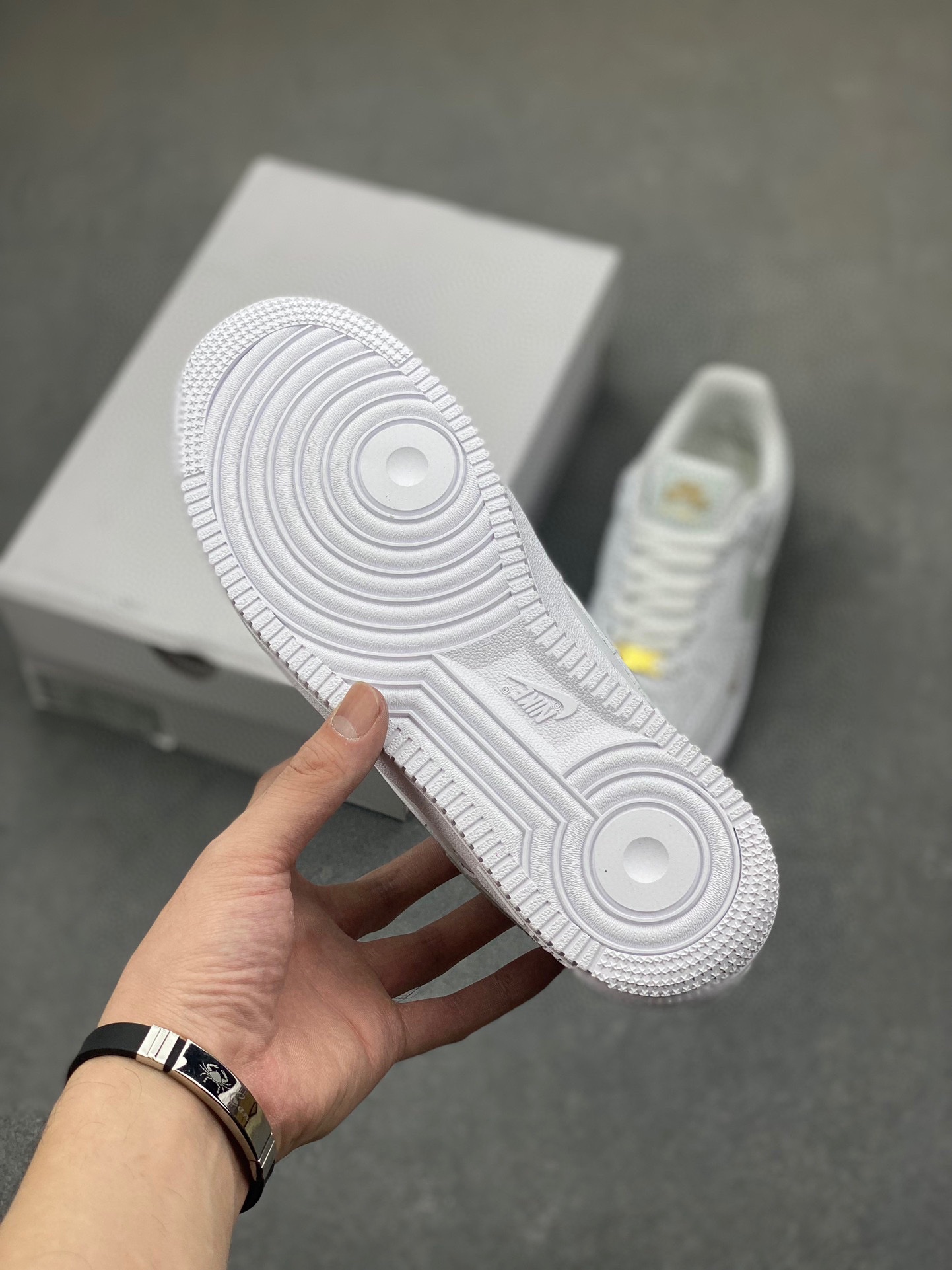 Nike Air Force 1 '07 Low White CZ0270-106 - Authentic Design & Comfort 7 i1716836650 3933 4