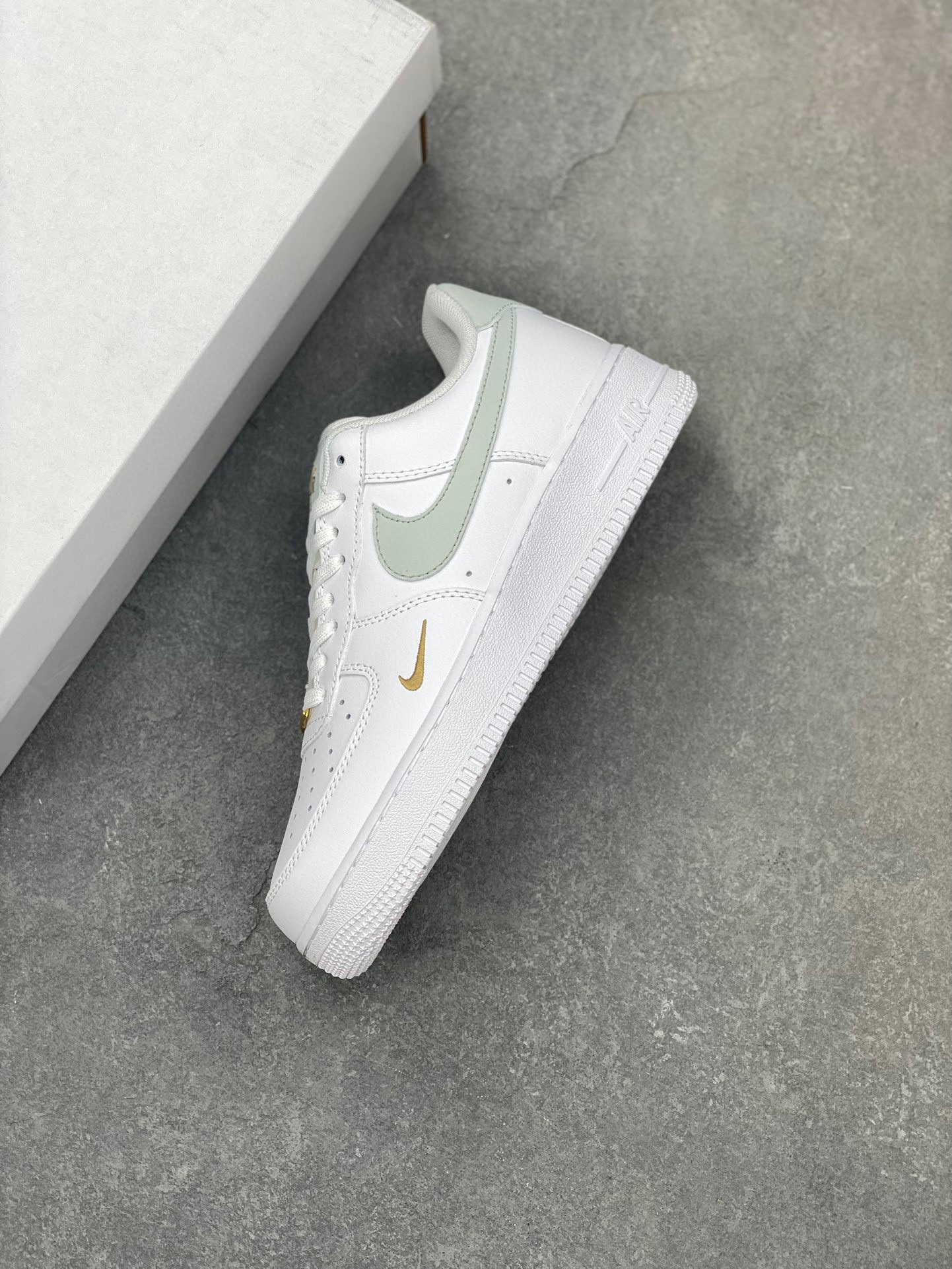 Nike Air Force 1 '07 Low White CZ0270-106 - Authentic Design & Comfort 8 i1716836679 6105 0