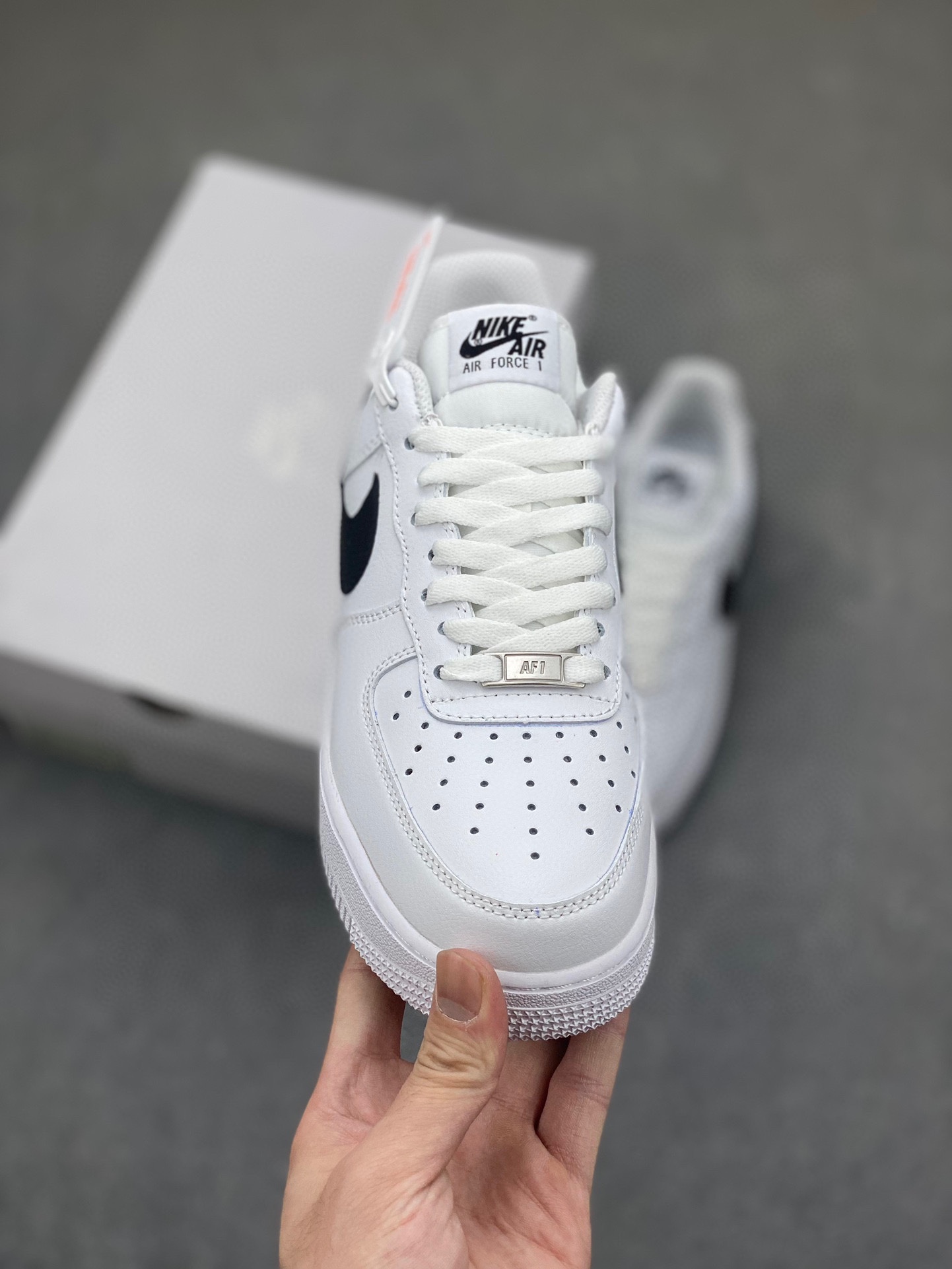 Nike Air Force 1 '07 Low White/Black - Iconic Style & Comfort 3 i1716836858 580 5