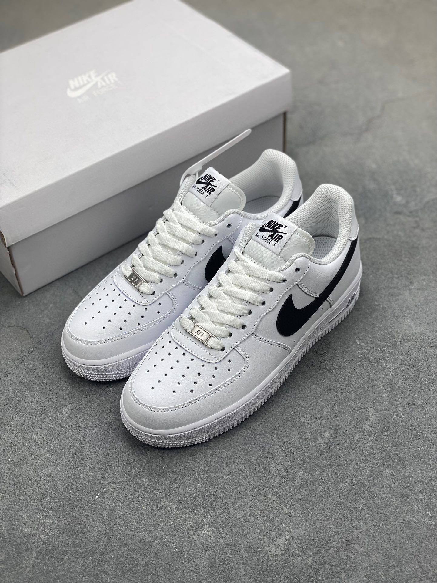 Nike Air Force 1 '07 Low White/Black - Iconic Style & Comfort 9 i1716836859 1700 8