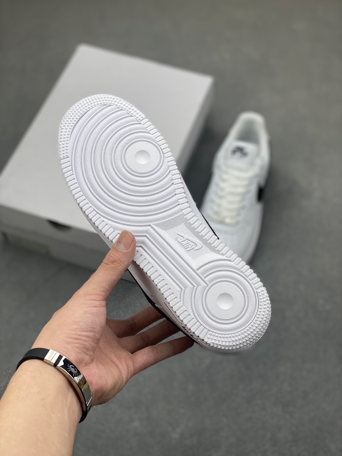 Nike Air Force 1 '07 Low White/Black - Iconic Style & Comfort 7 i1716836859 4077 6