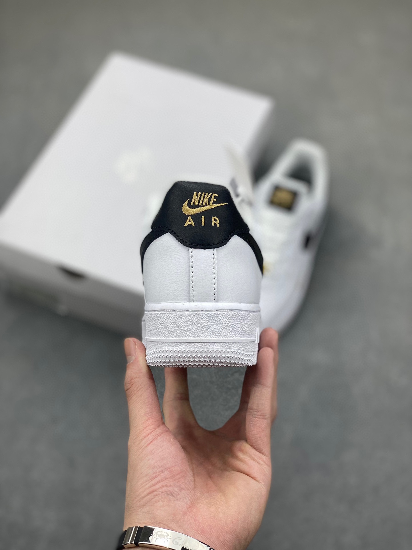 Nike Air Force 1 '07 Low White/Black - Iconic Style and Comfort 5 i1716837051 3997 1