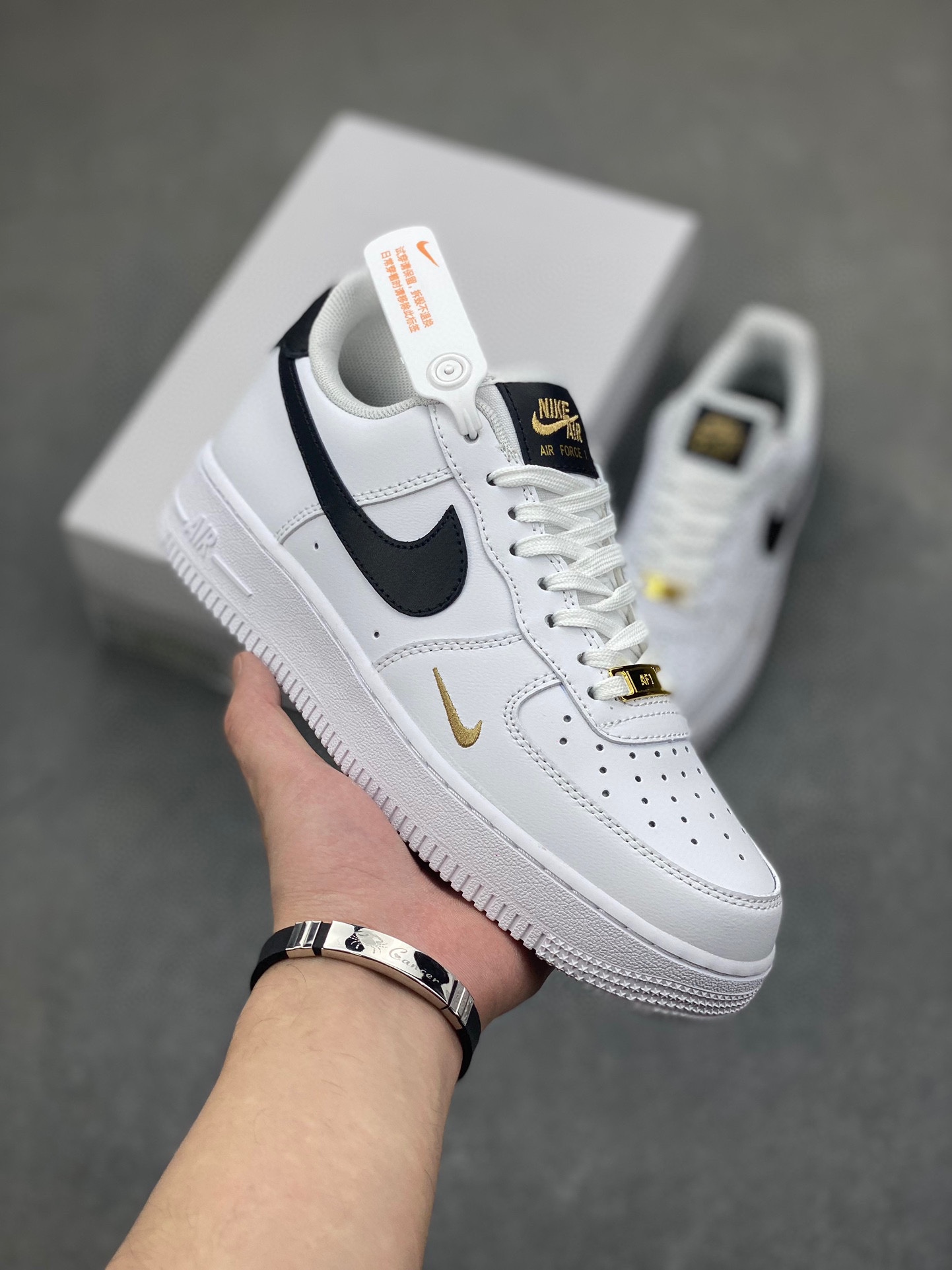 Nike Air Force 1 '07 Low White/Black - Iconic Style and Comfort 2 i1716837051 6615 6