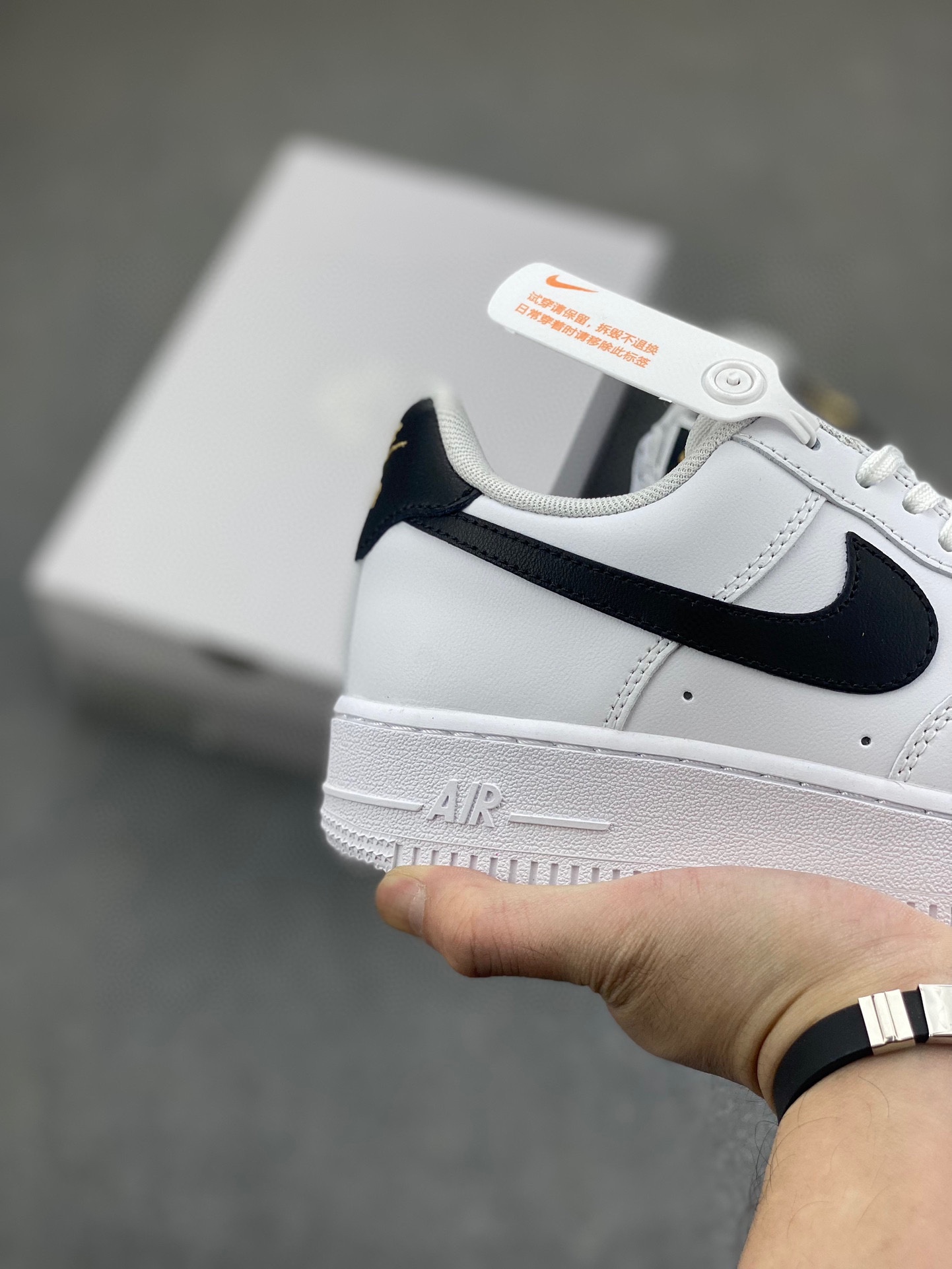 Nike Air Force 1 '07 Low White/Black - Iconic Style and Comfort 6 i1716837051 8121 7