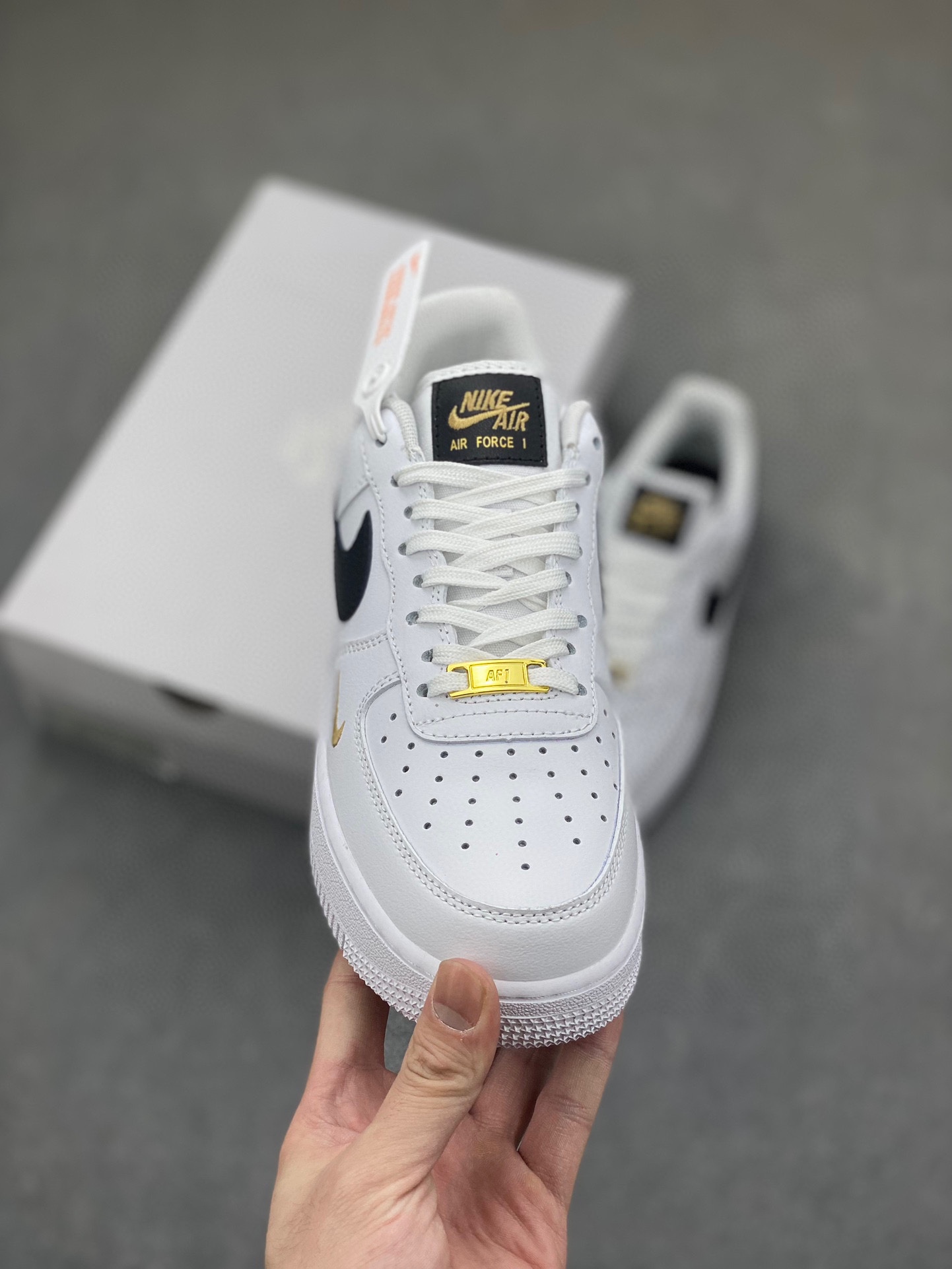 Nike Air Force 1 '07 Low White/Black - Iconic Style and Comfort 3 i1716837051 8807 3