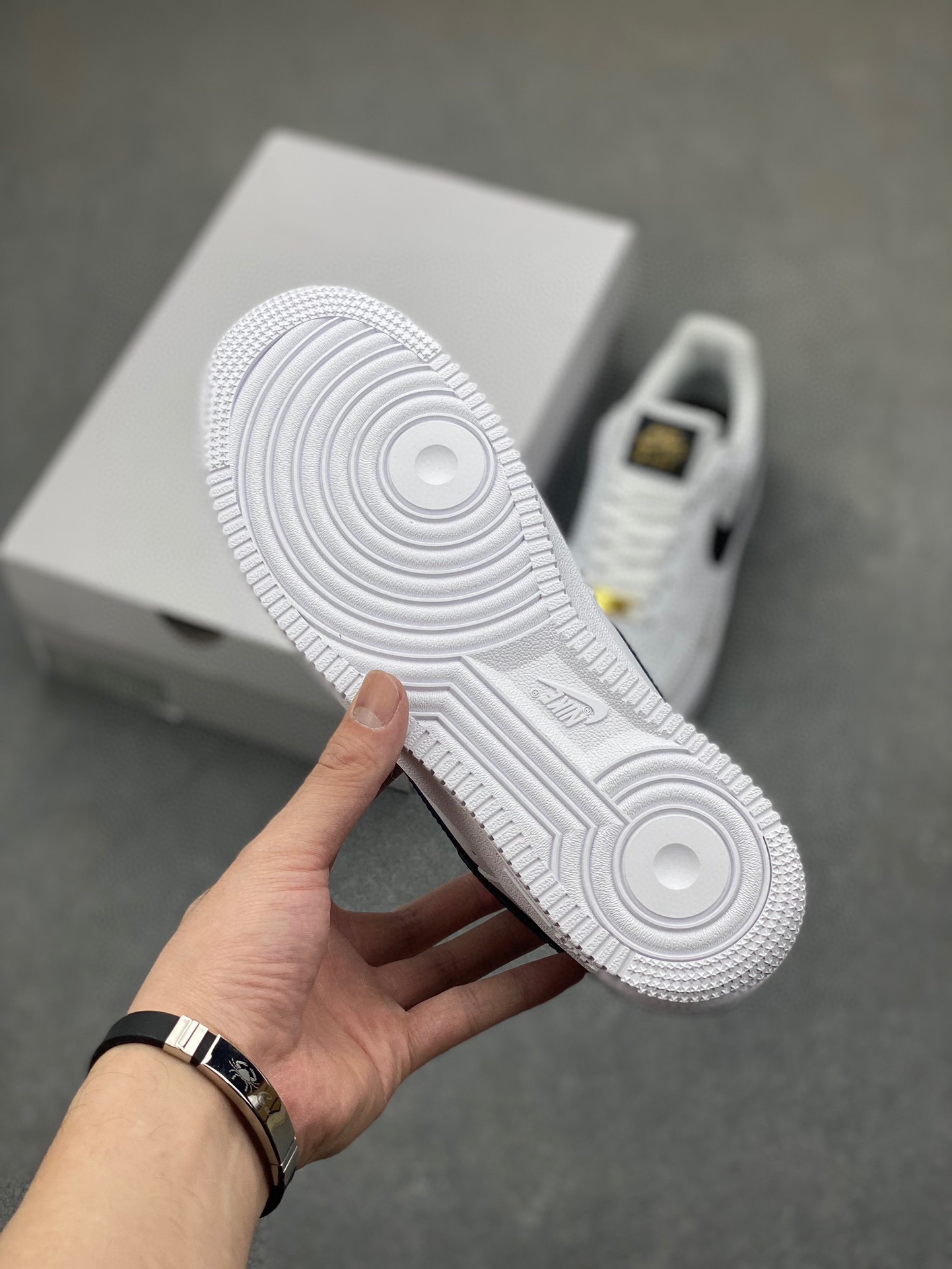 Nike Air Force 1 '07 Low White/Black - Iconic Style and Comfort 7 i1716837051 99 2