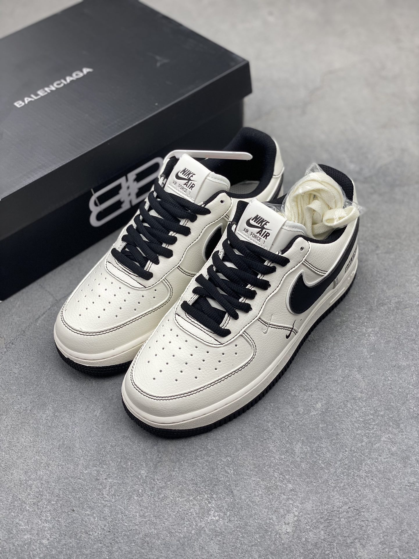 Balenciaga x Nike Air Force 1 '07 Low Black/White Custom Sneakers 9 i1716930021 5770 7
