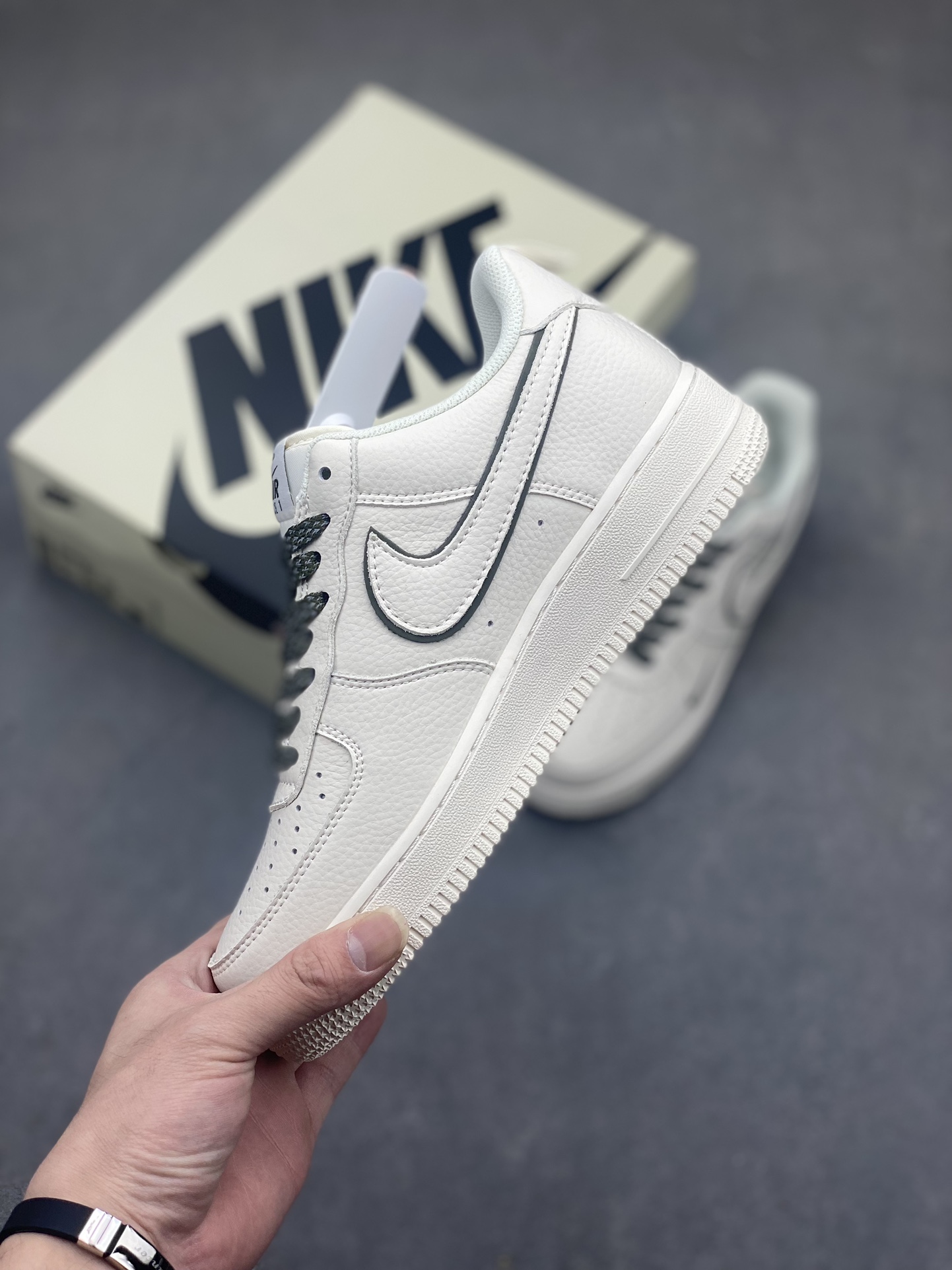 Nike Air Force 1 Low '07 Classic Green: Reflective Low-Top Sneakers 4 i1717005140 4394 8