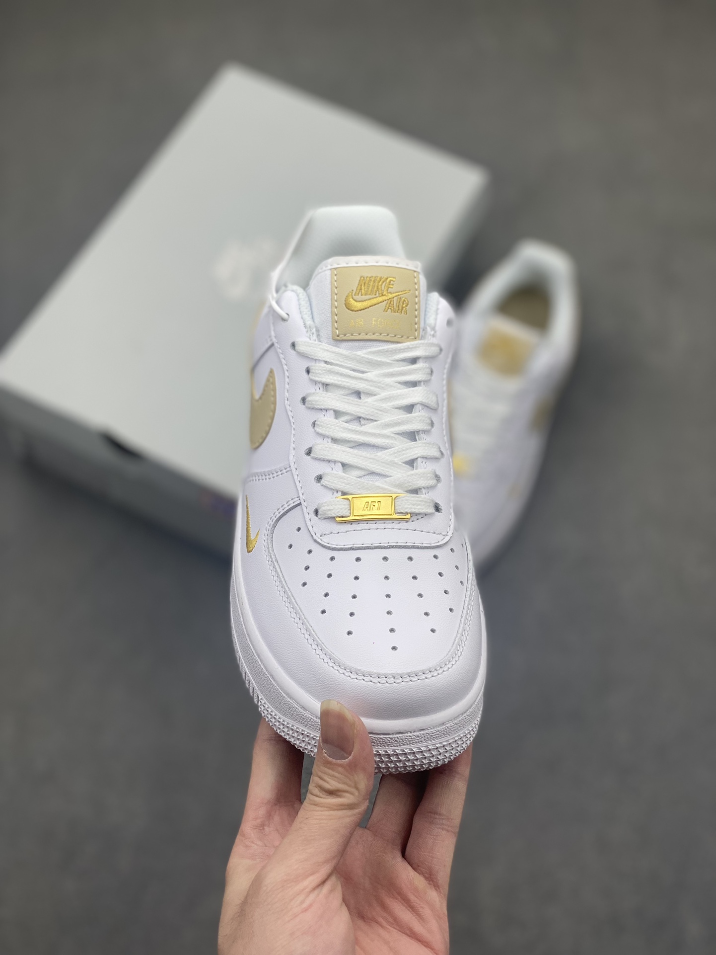 Nike Air Force 1 Low White/Gold: Iconic Style, Superior Comfort 3 i1717005698 3727 0