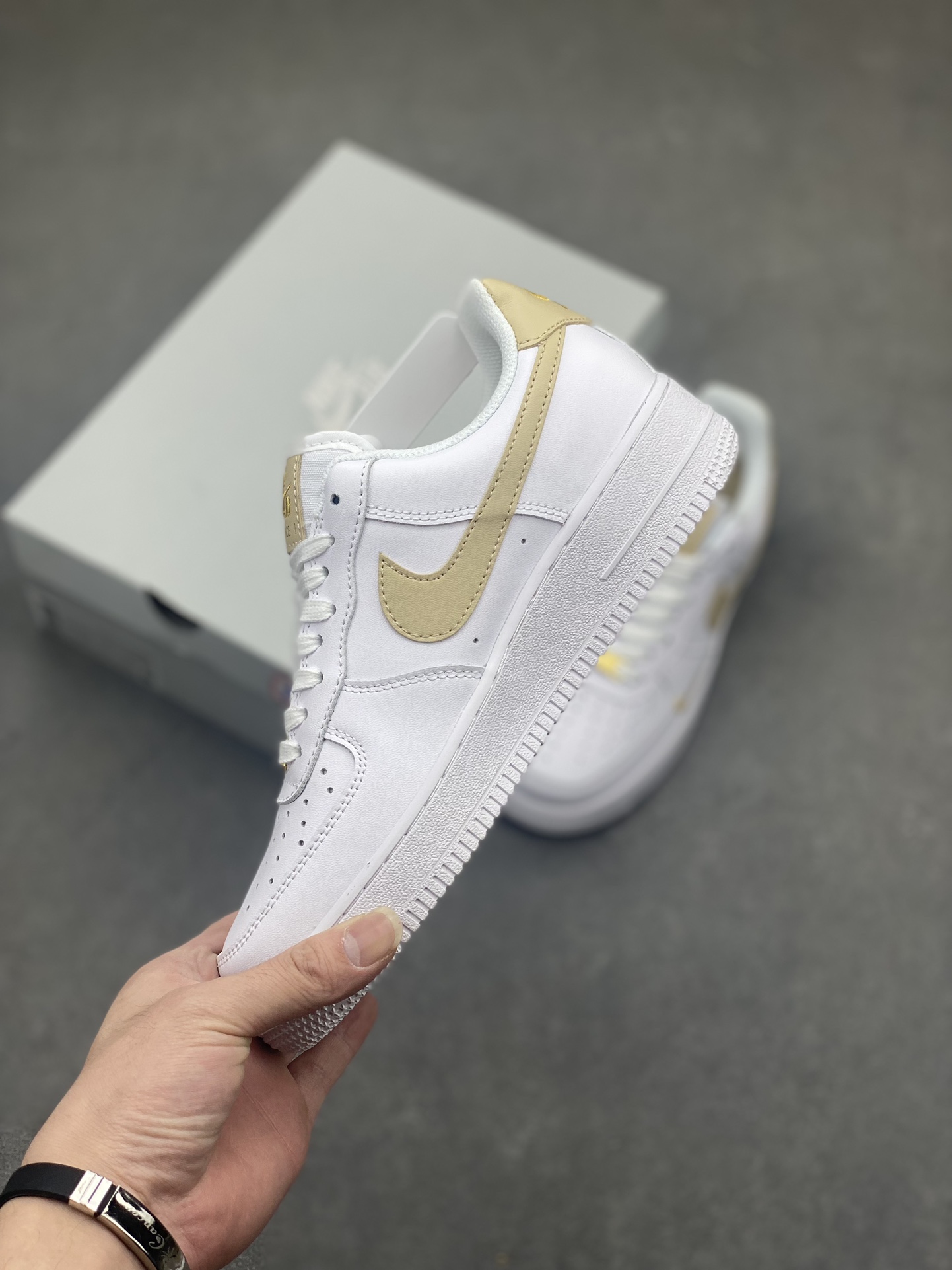 Nike Air Force 1 Low White/Gold: Iconic Style, Superior Comfort 4 i1717005698 465 1
