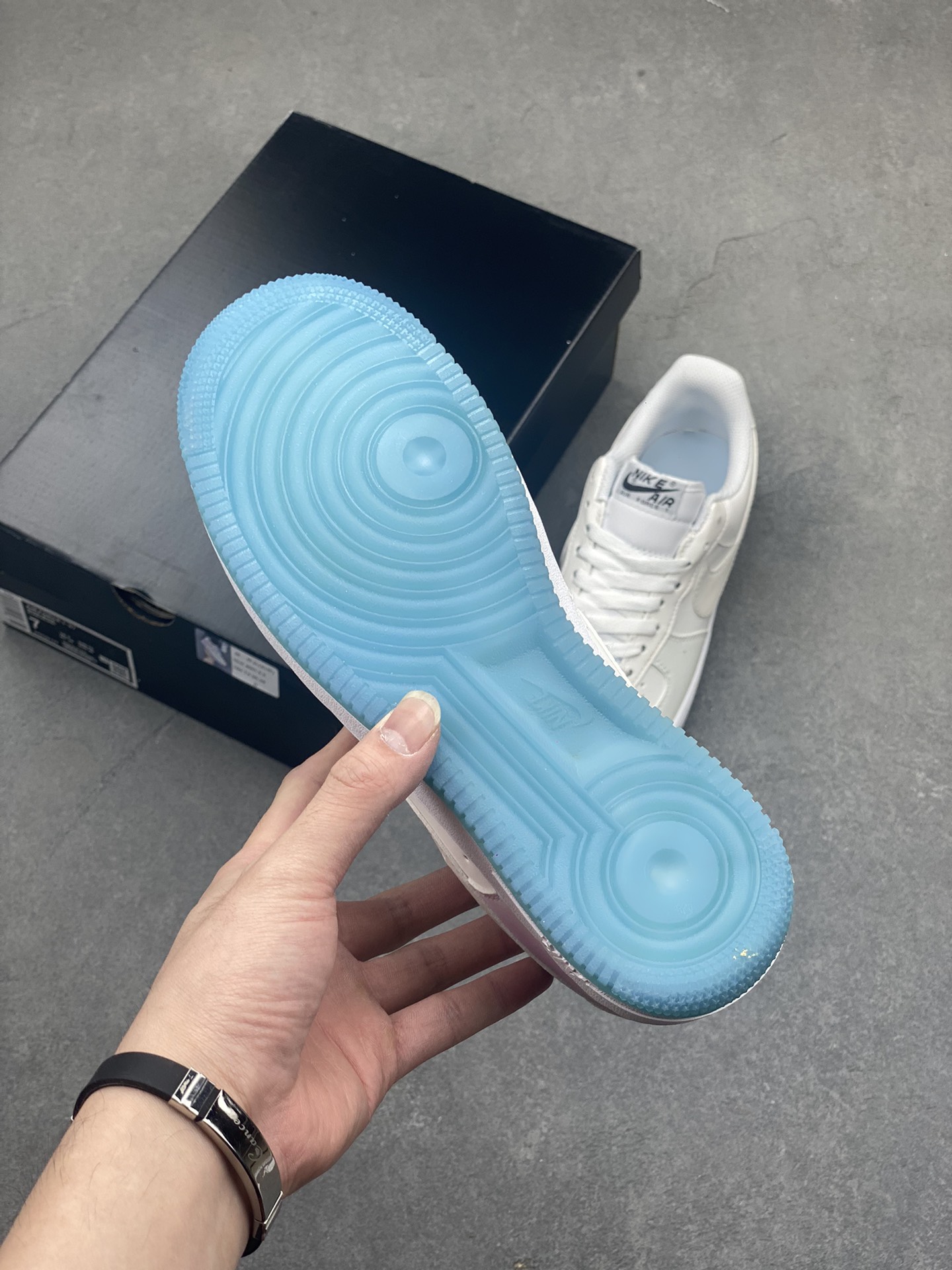 Nike Air Force 1 Low Heat Reactive Chameleon Sneakers 7 i1717005882 347 1