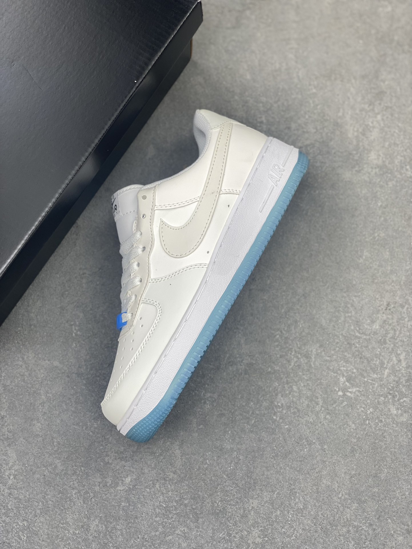 Nike Air Force 1 Low Heat Reactive Chameleon Sneakers 8 i1717005882 8449 0