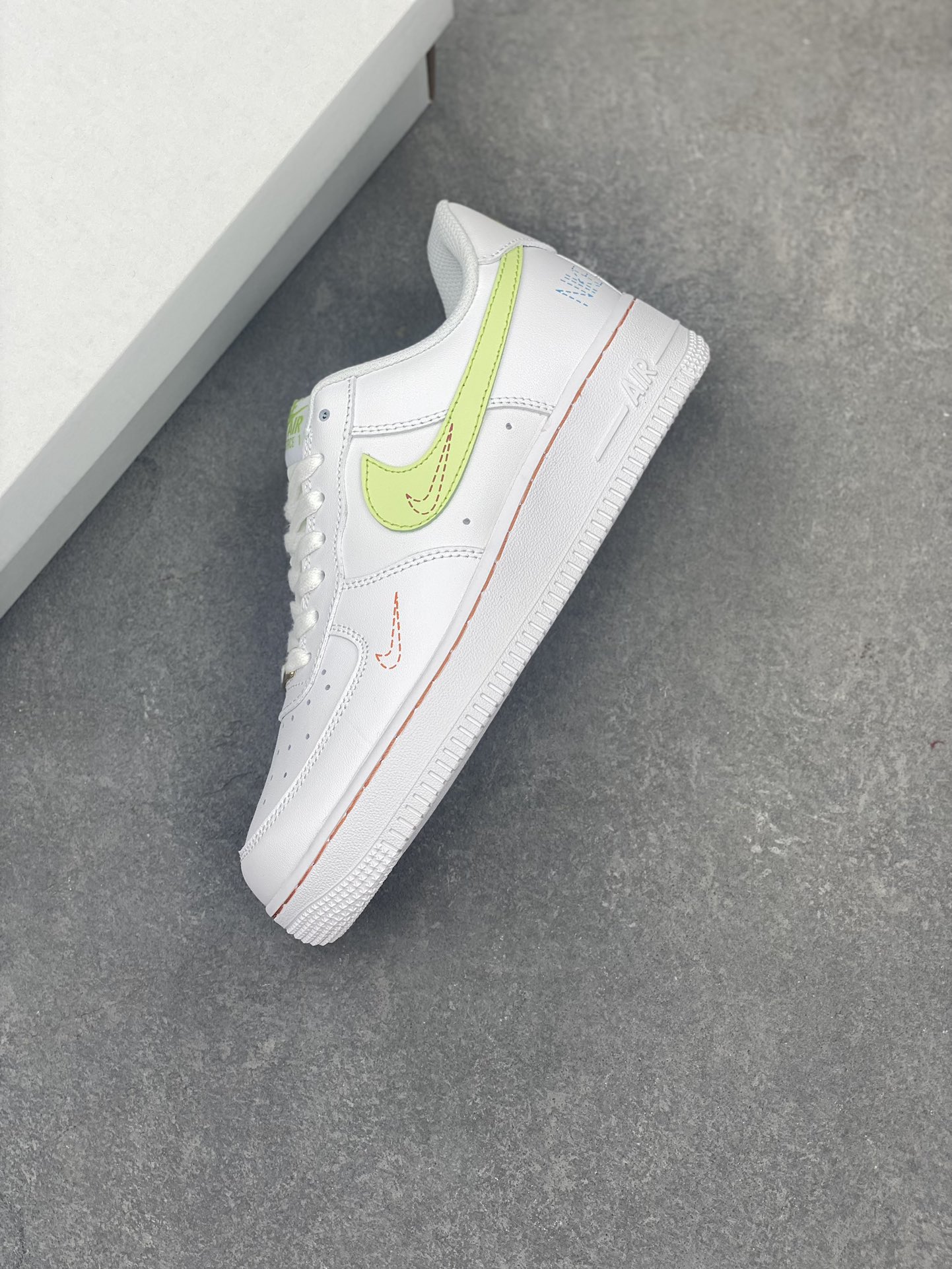 Nike Women's Air Force 1 GS 'White Lilac' Leather Low-Top Sneakers 8 i1717006060 1084 2