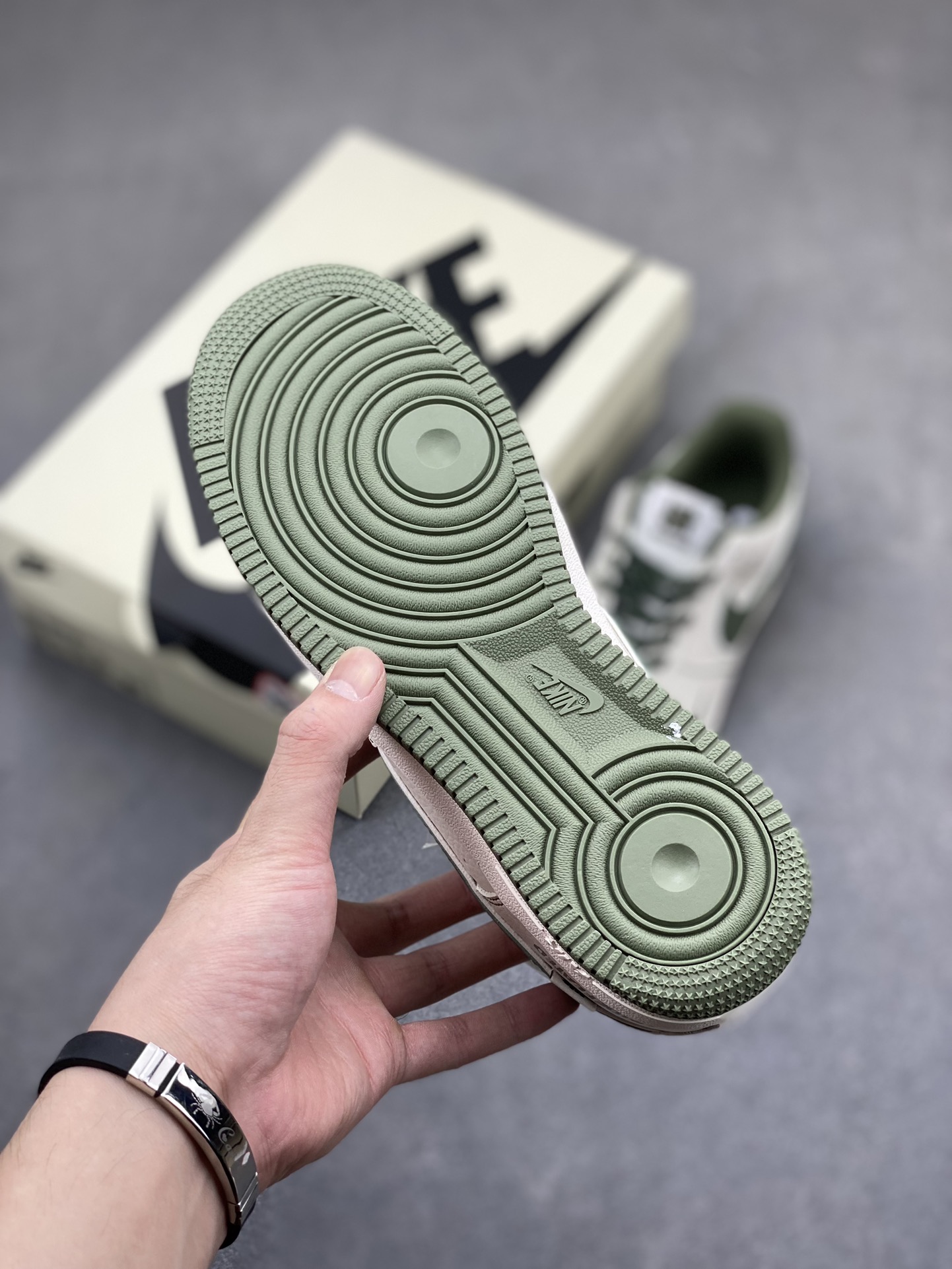 Undefeated x Nike Air Force 1 Low Olive Canvas Sneakers - Limited Edition 7 i1717099460 1254 0