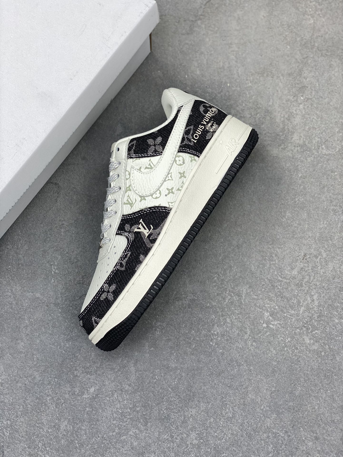 Nike Air Force 1 x Louis Vuitton Custom Sneakers - Limited Edition Design 8 i1717357704 5878 0