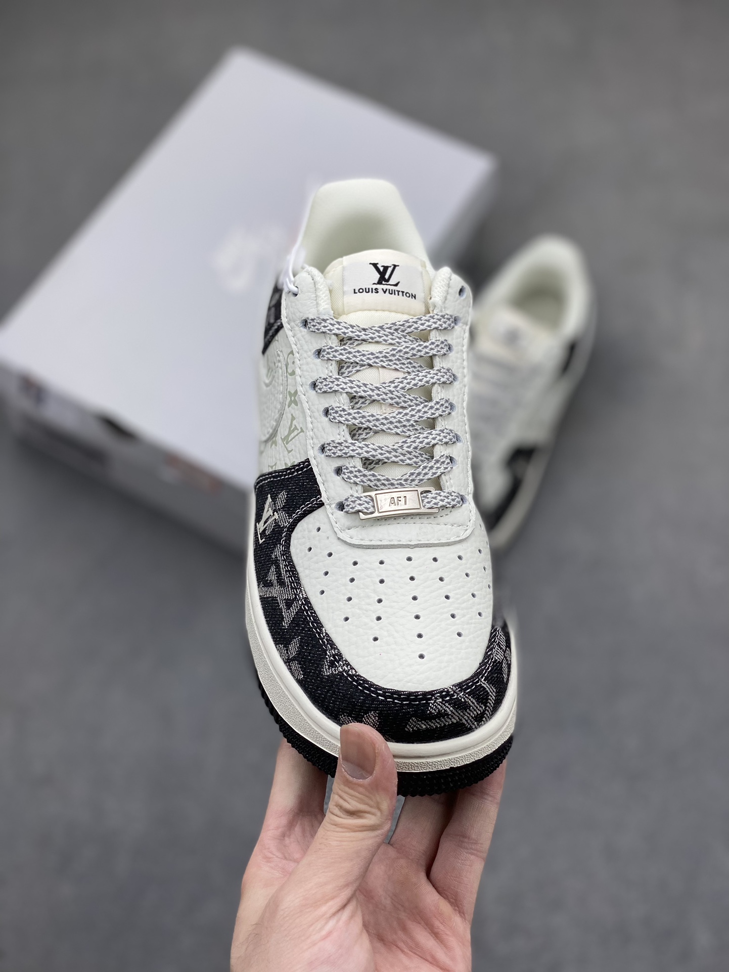 Nike Air Force 1 x Louis Vuitton Custom Sneakers - Limited Edition Design 3 i1717357704 8001 5