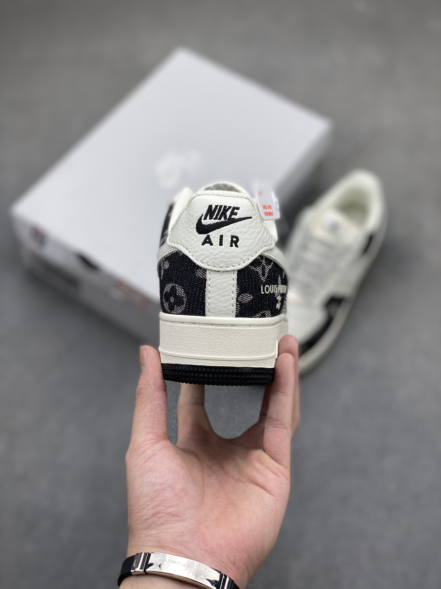 Nike Air Force 1 x Louis Vuitton Custom Sneakers - Limited Edition Design 5 i1717357704 9664 3