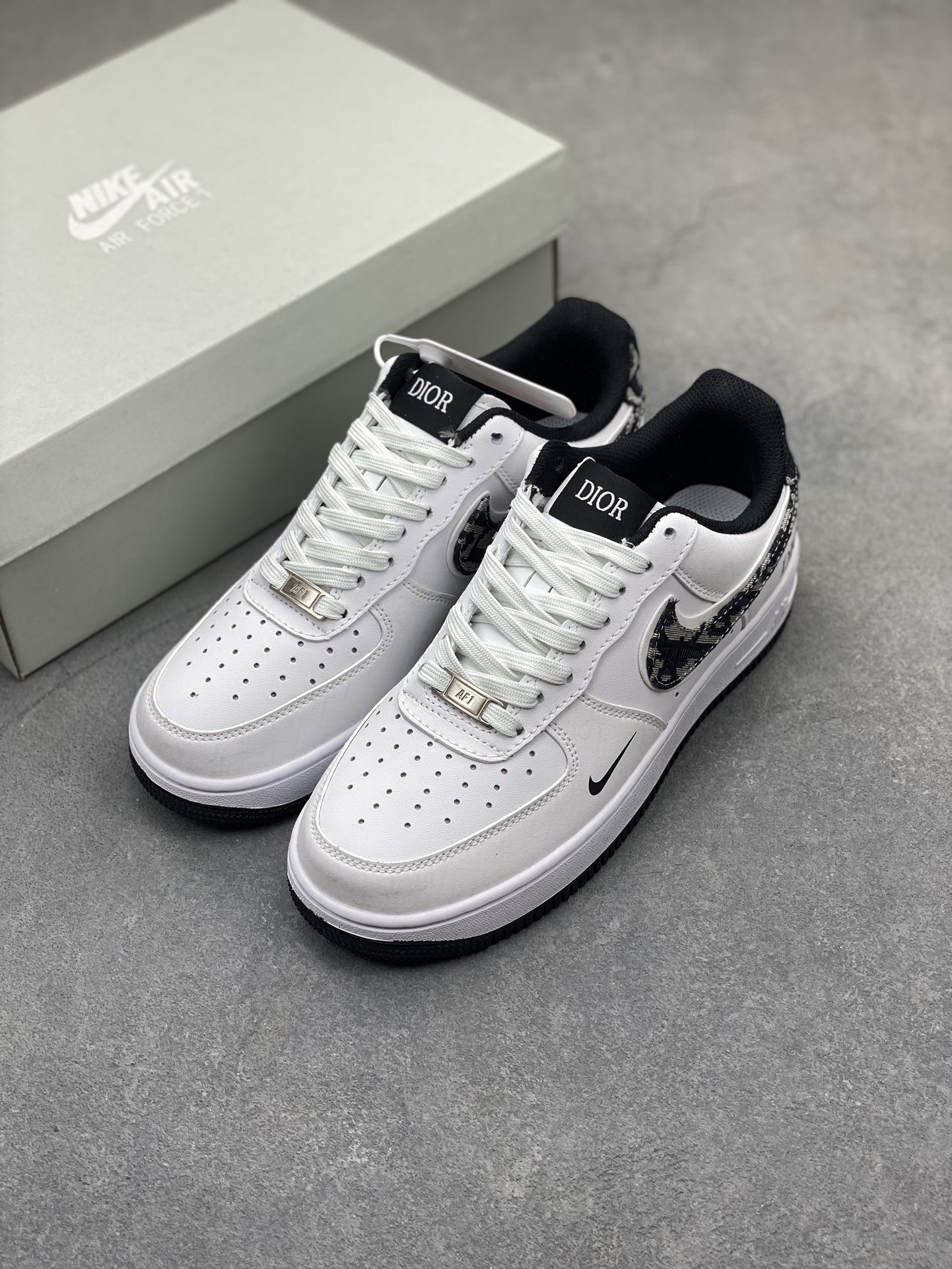 Nike Air Force 1 Low Dior White Black Sneakers DR6239-837 9 i1717357863 3050 3