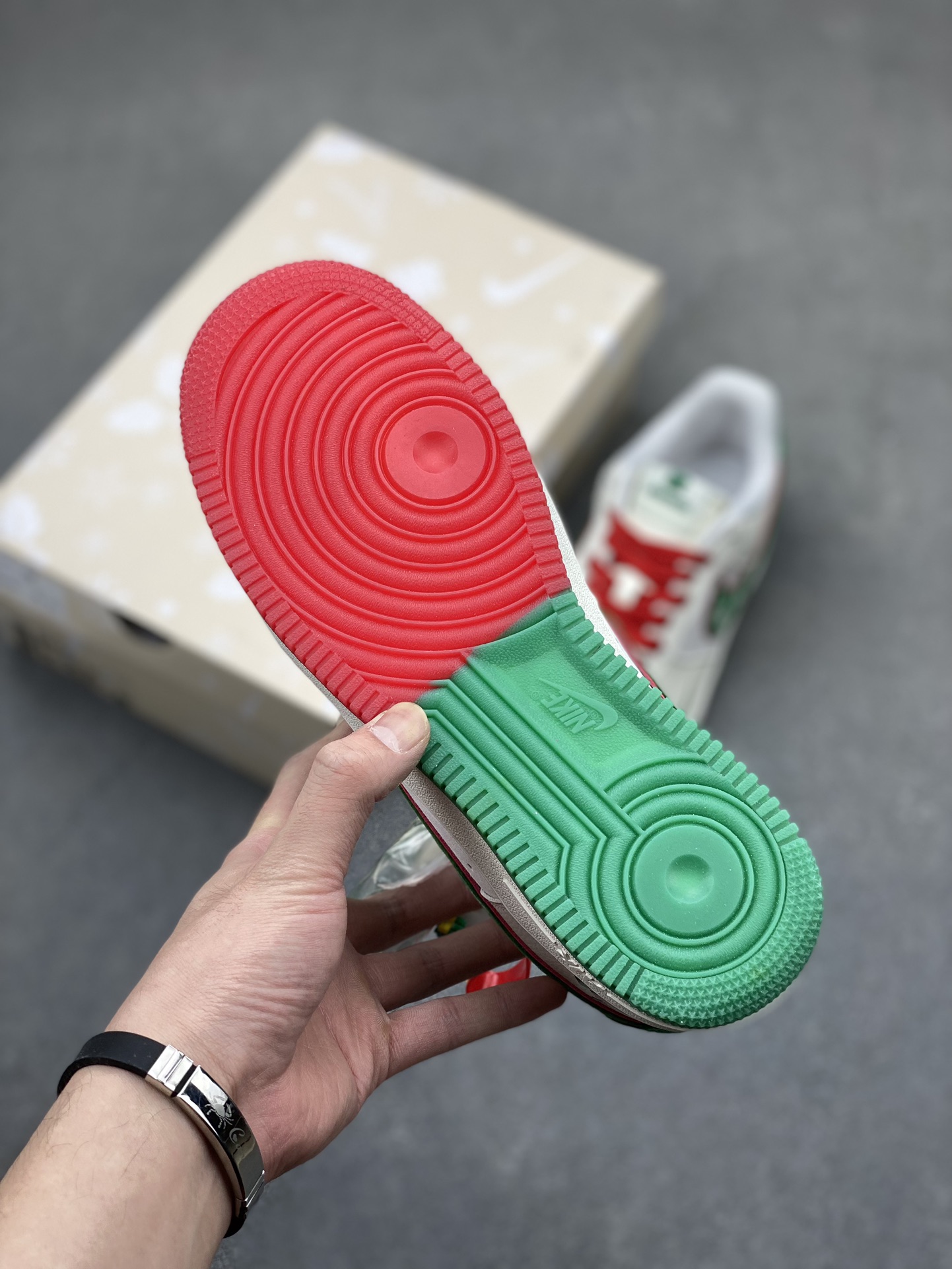 Nike Air Force 1 '07 Low 'Christmas' Casual Shoes DH6239-839 7 i1717446636 2434 3