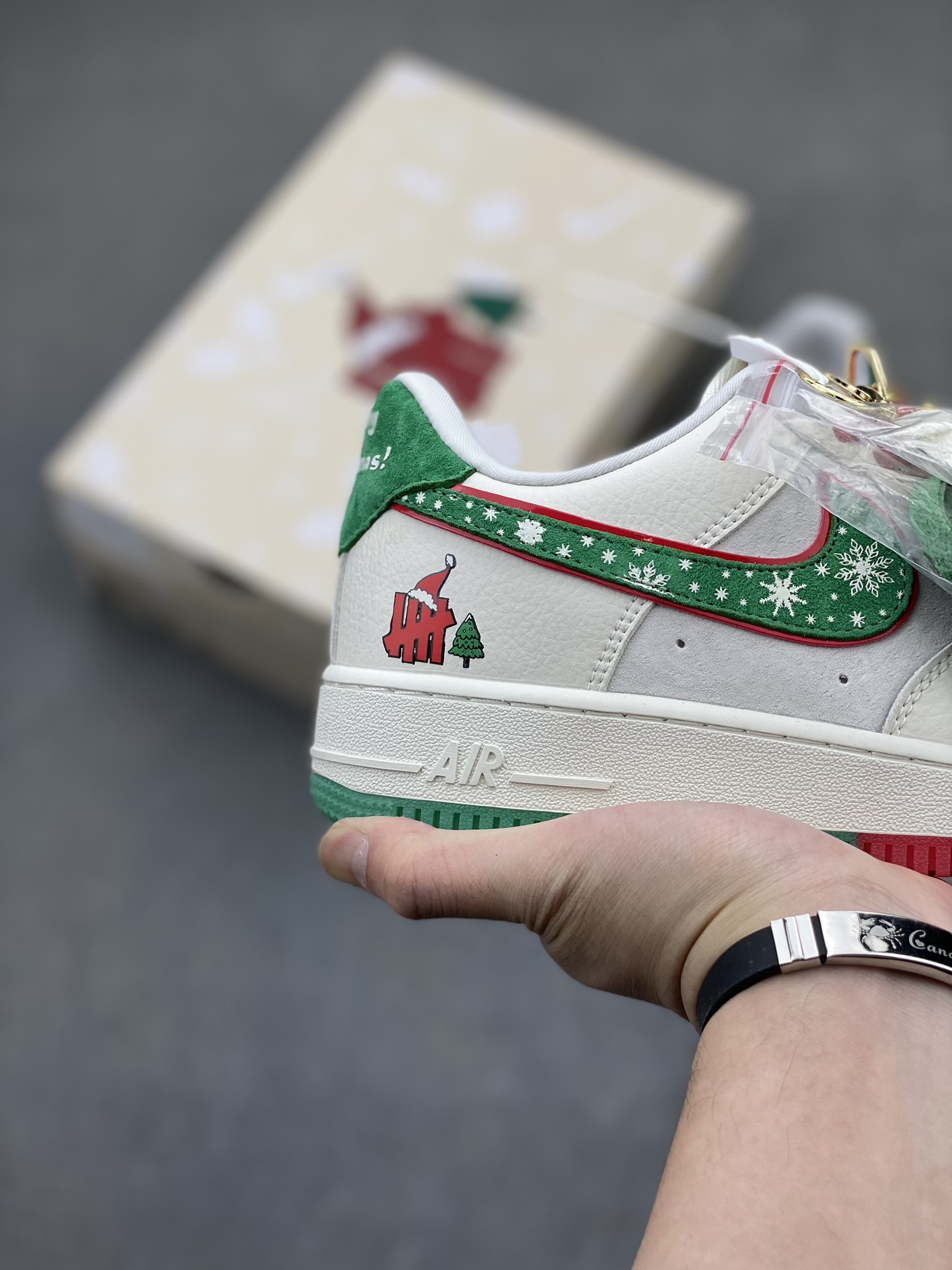 Nike Air Force 1 '07 Low 'Christmas' Casual Shoes DH6239-839 6 i1717446636 5545 5