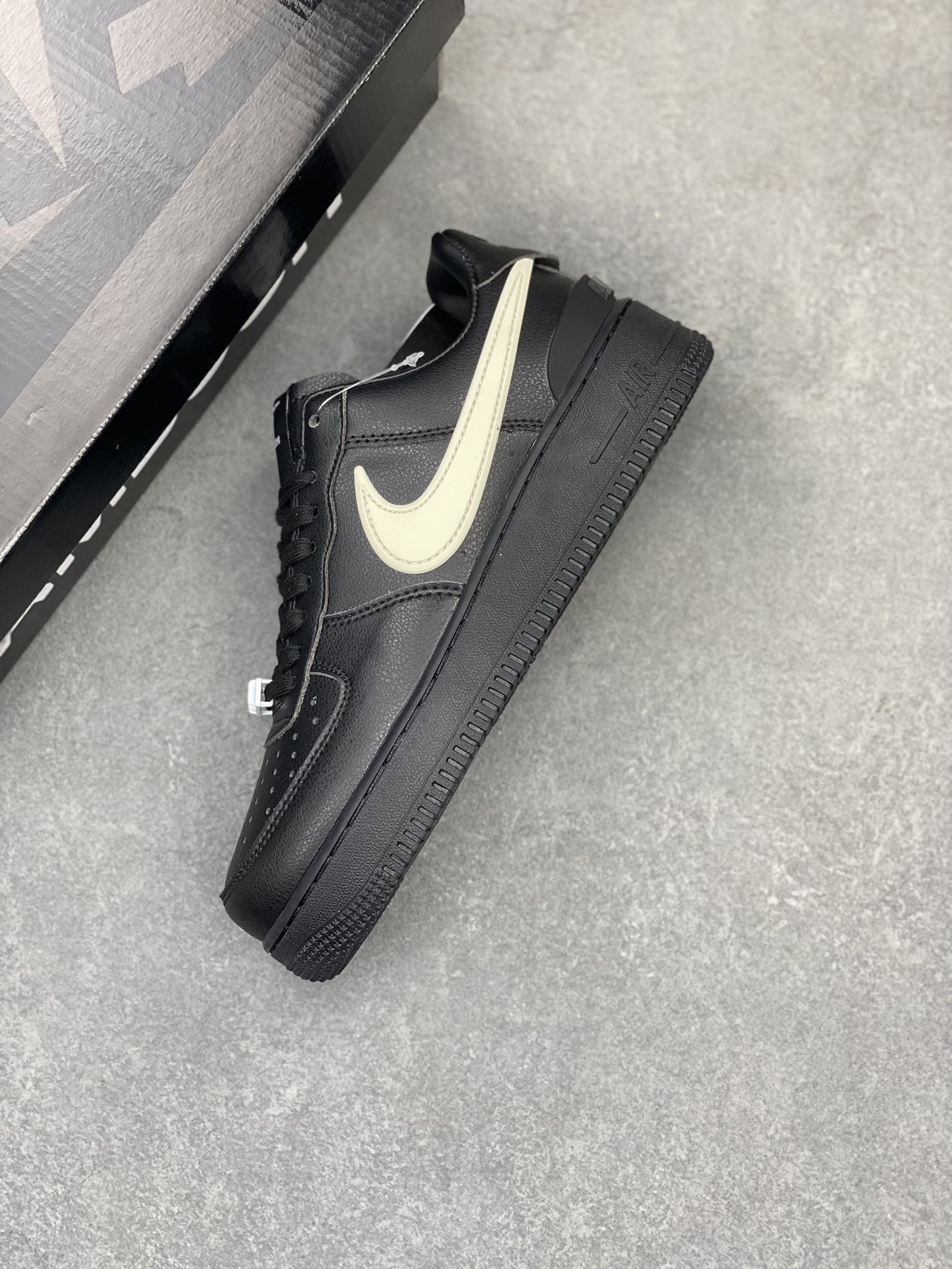 Nike Air Force 1 Low Black and Sail AMBUSH, Versatile Sneakers, DV3464-001 8 i1717447574 283 3
