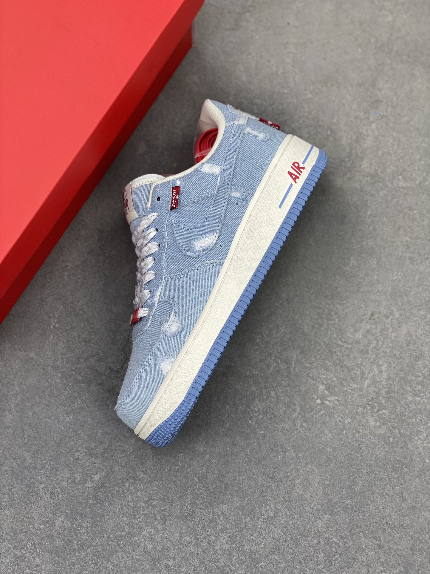 Levi's x Nike Air Force 1 Low Denim Sneakers - Limited Edition 8 i1717618935 1753 8