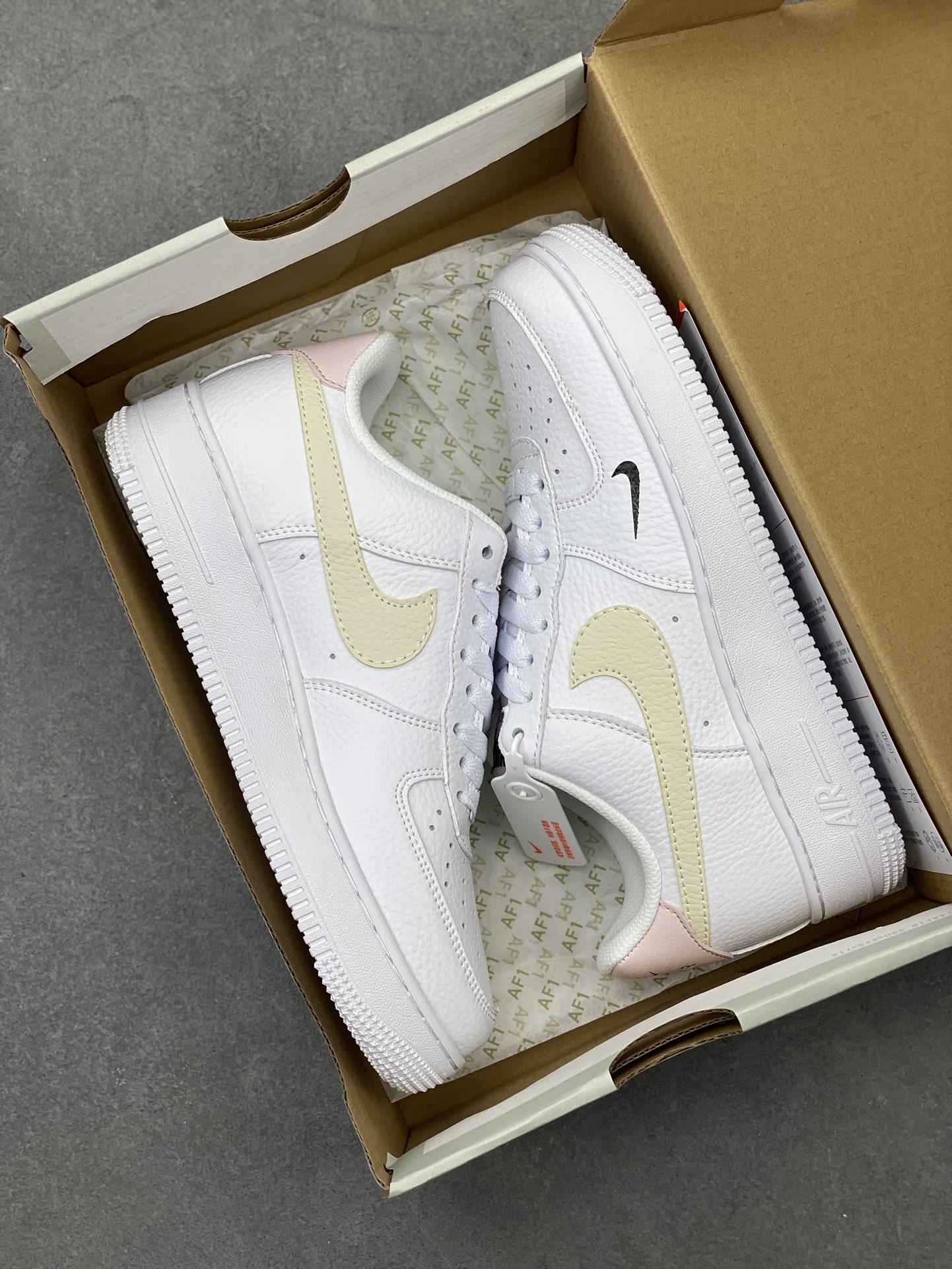 Nike Air Force 1 '07 Low White/Yellow Women's Sneaker HF9992-100 10 i1717619161 1074 6