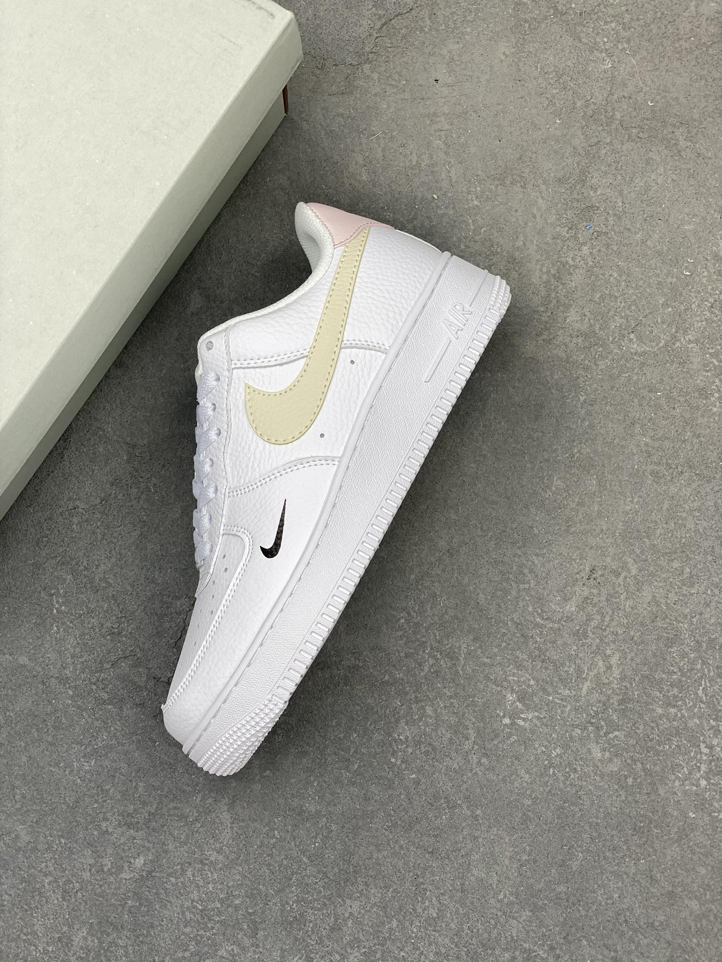 Nike Air Force 1 '07 Low White/Yellow Women's Sneaker HF9992-100 8 i1717619161 3871 4