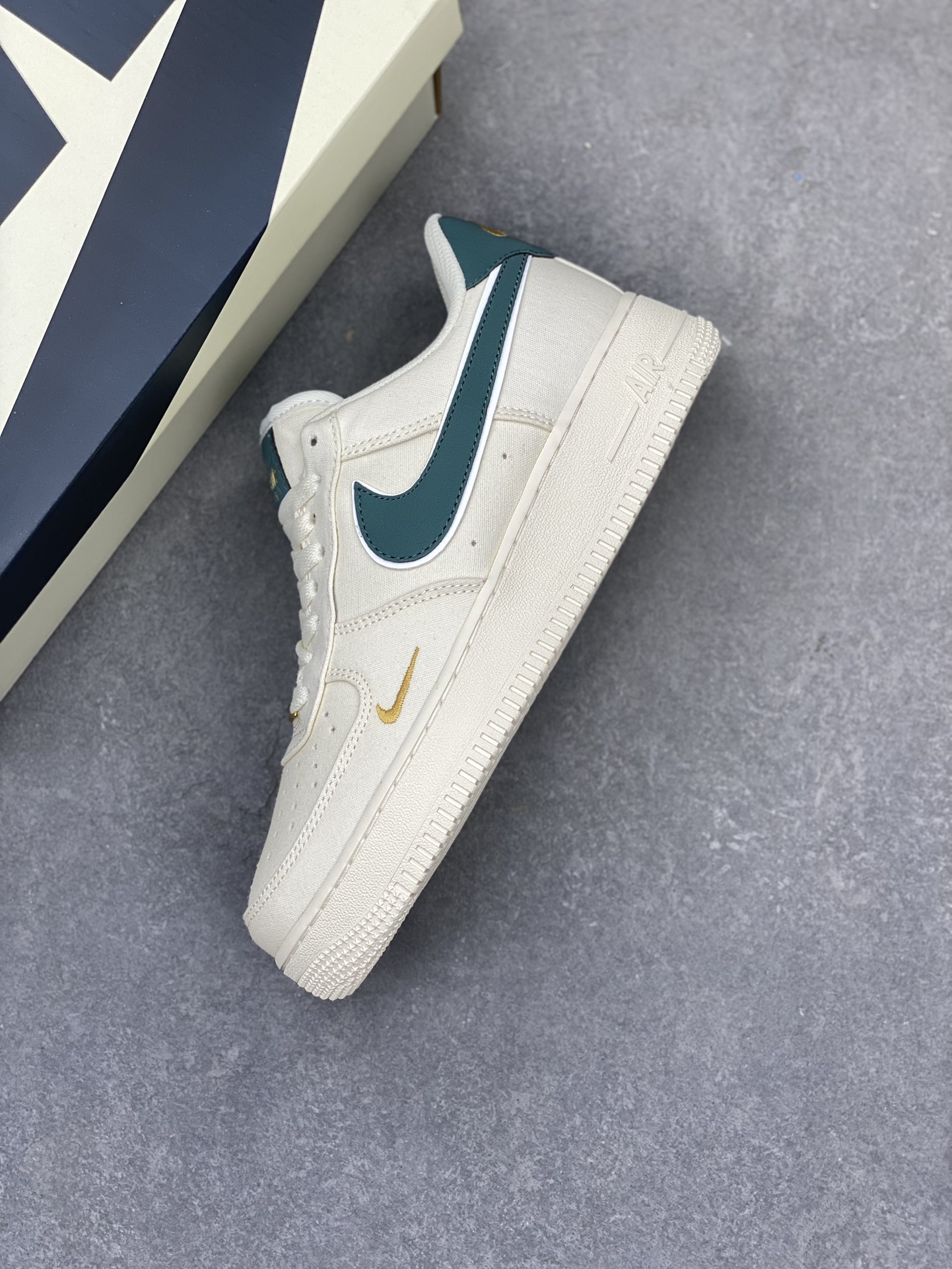 Nike Air Force 1 '07 Low Olive Canvas Sneakers MN5696-309 8 i1717704448 6993 0