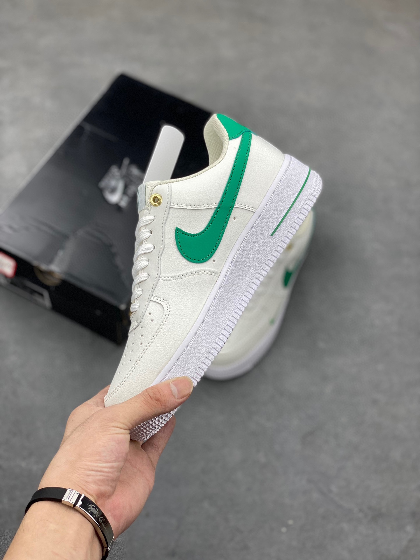 Nike Air Force 1 Low White and Green: Original Quality, Comfortable Fit 4 i1717750625 7887 0