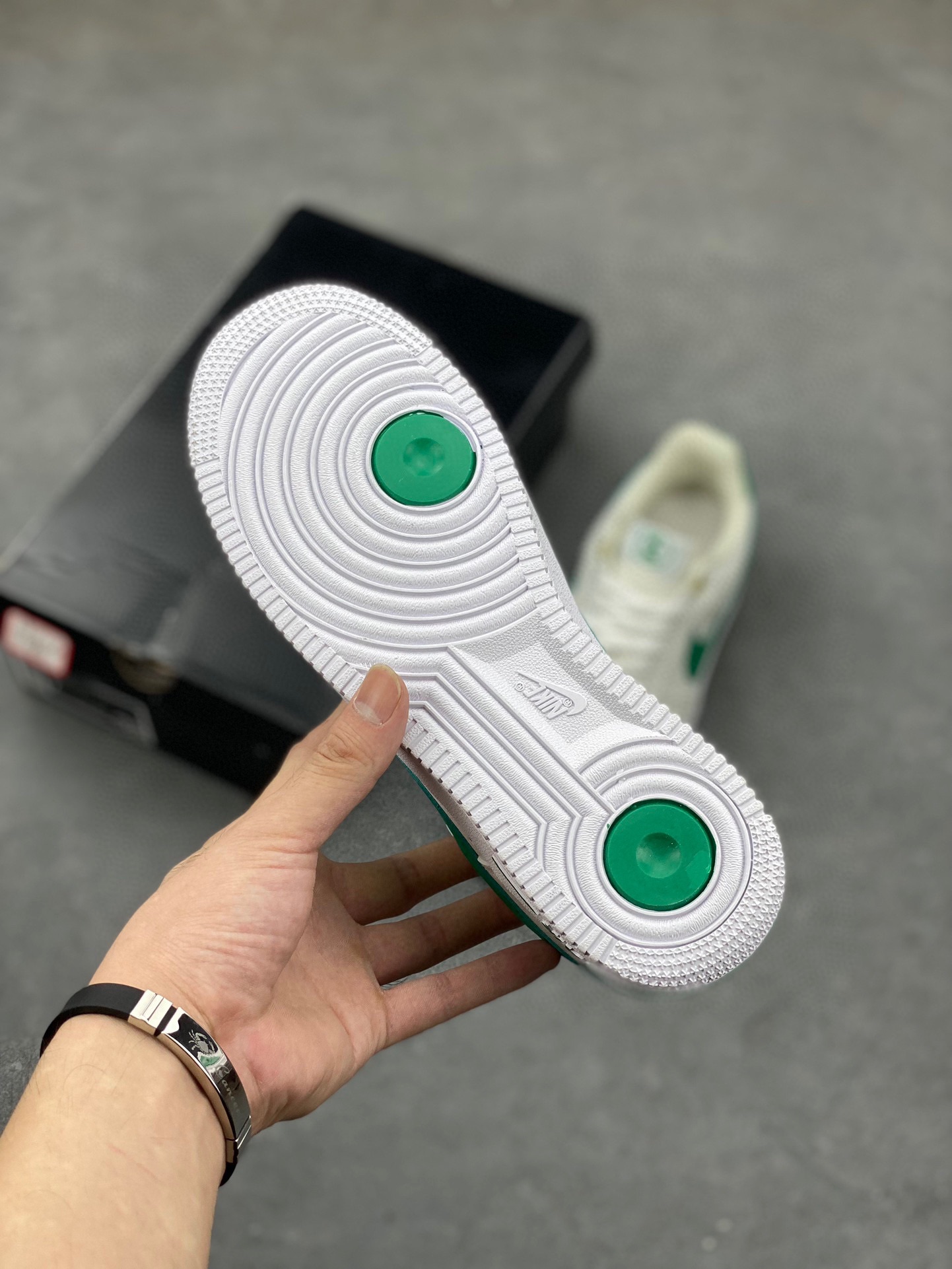 Nike Air Force 1 Low White and Green: Original Quality, Comfortable Fit 7 i1717750626 1636 6