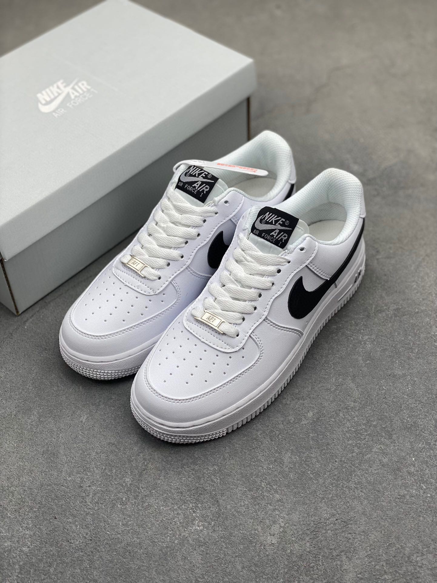 Nike Air Force 1 Low White Black, Classic Style and Comfortable for Daily Wear 9 i1717750856 856 3