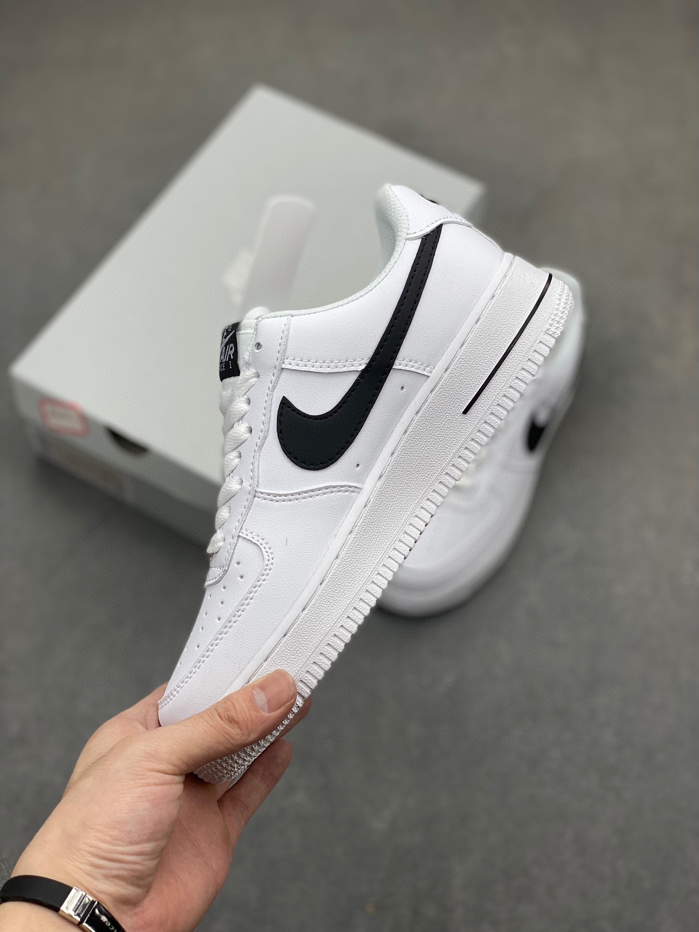 Nike Air Force 1 Low White Black, Classic Style and Comfortable for Daily Wear 4 i1717750856 870 2