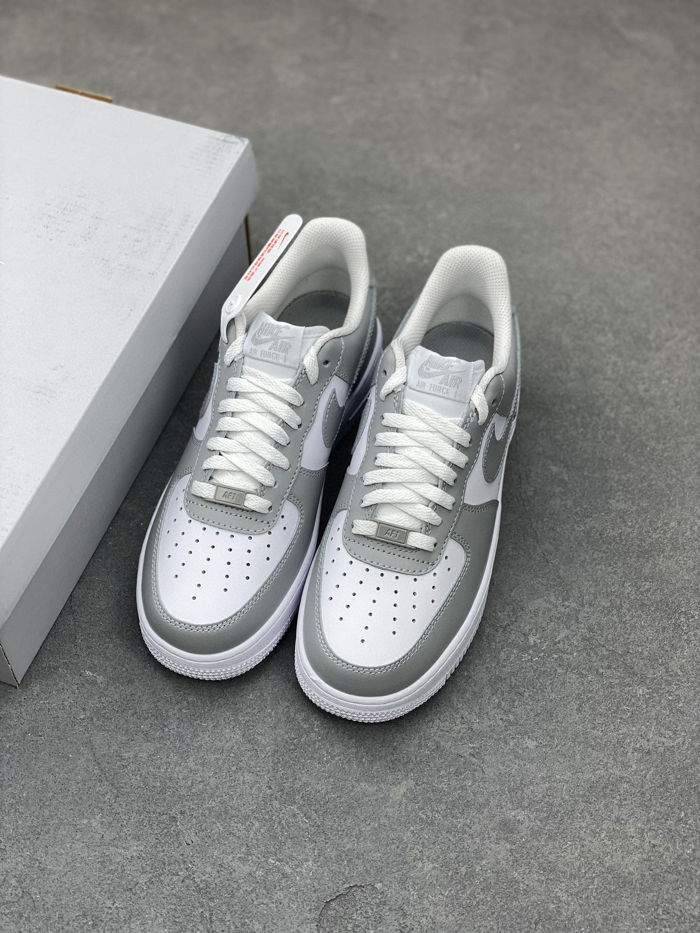 Nike Air Force 1 Low White/Grey: Iconic Style & Comfort for Everyday Wear 9 i1717751040 10 0