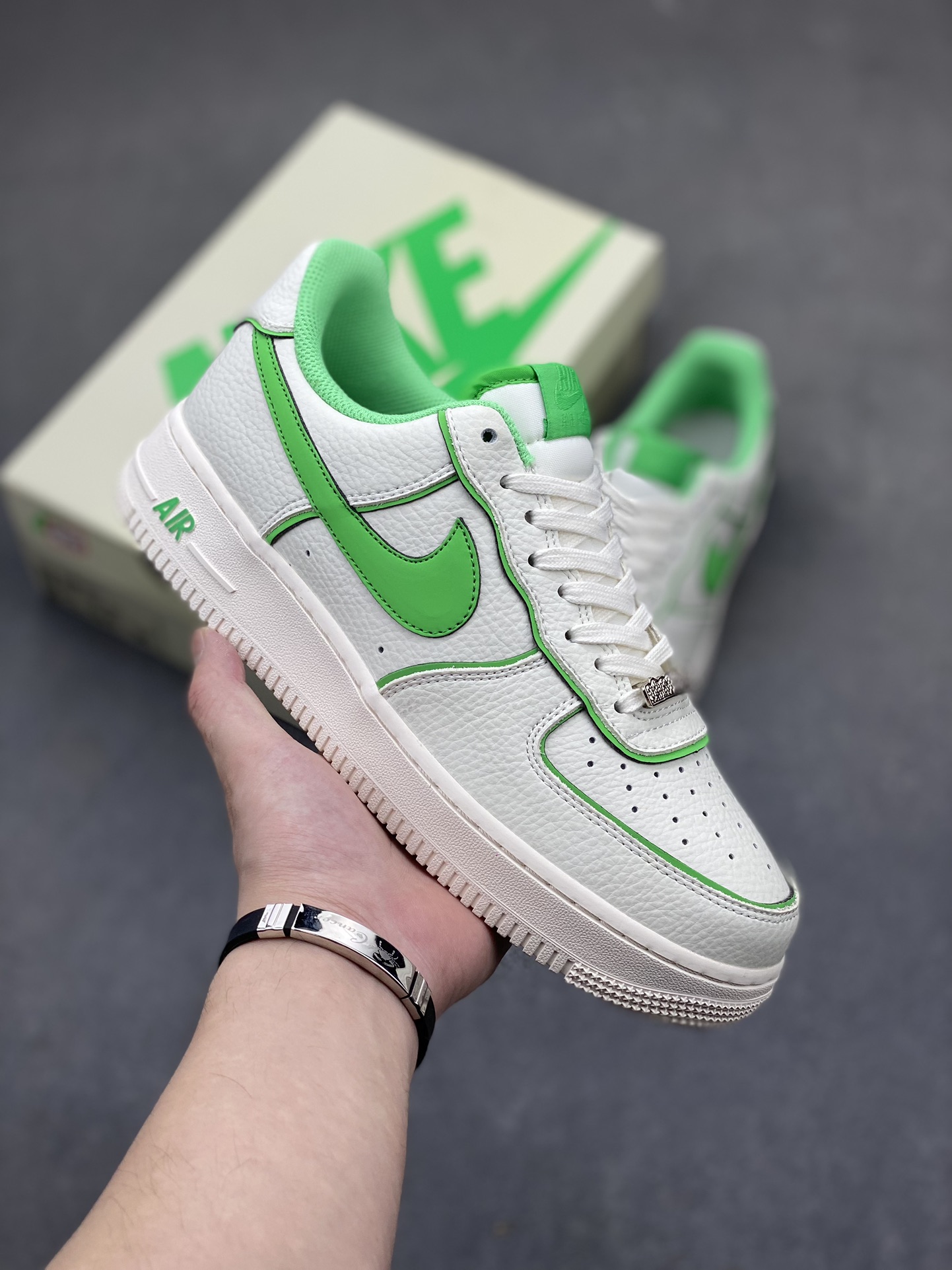 Nike Air Force 1 '07 Low White Green Casual Sneaker Shoes UH8958-022 2 i1717778141 4523 4